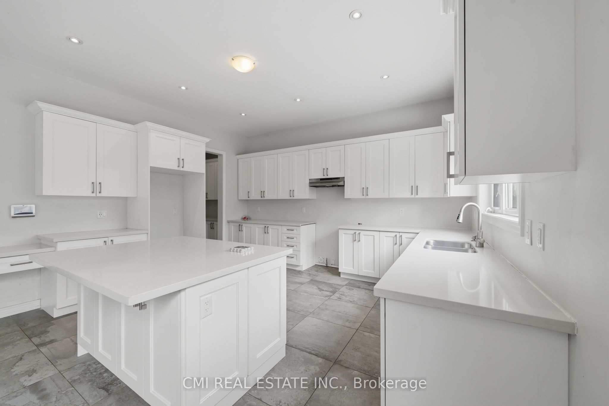 1659 Emberton Way Property Photo 11