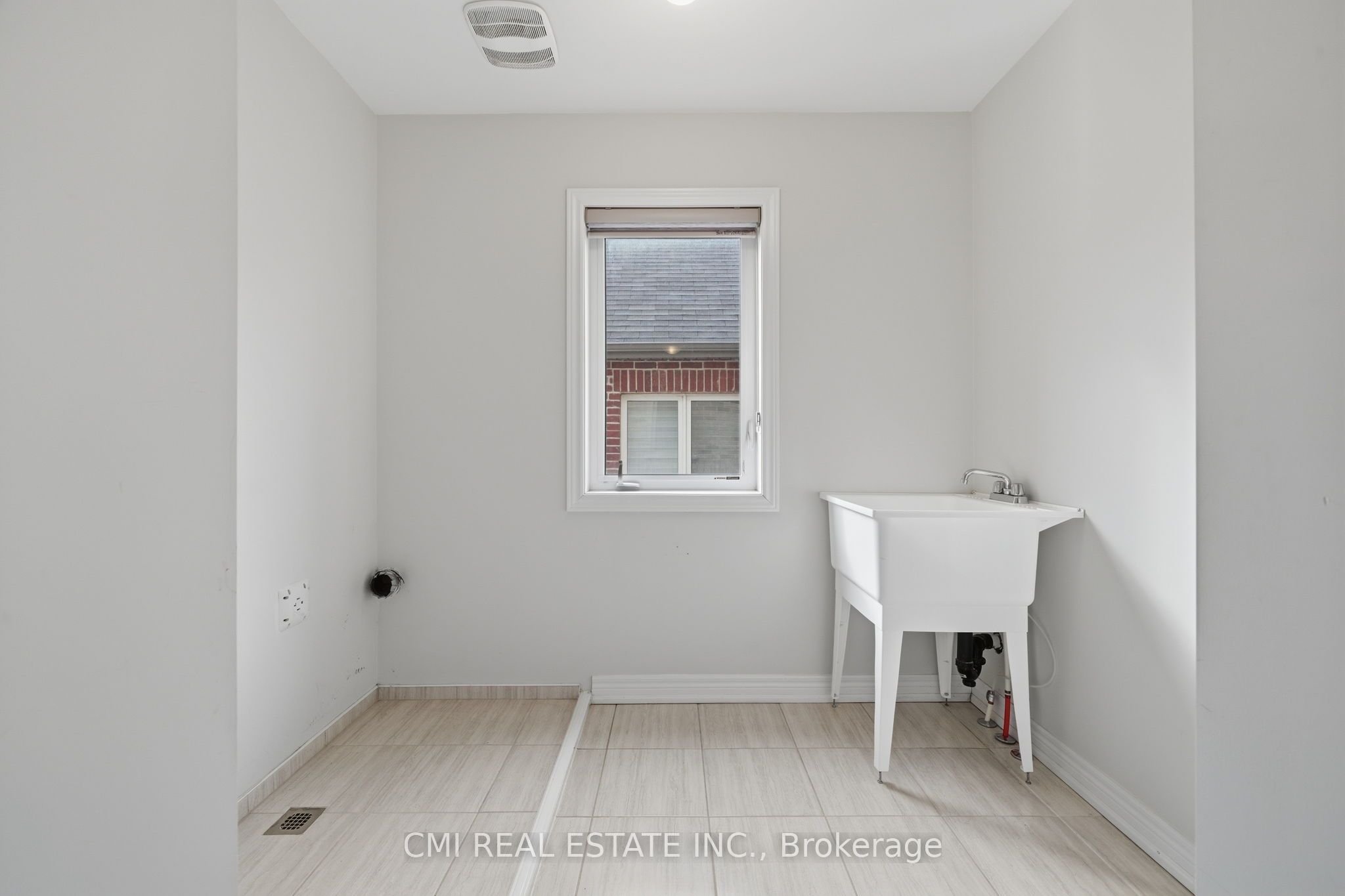 1659 Emberton Way Property Photo 36