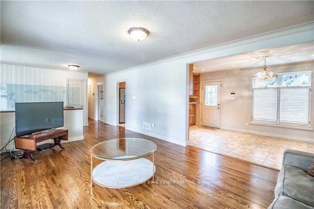 4 Orlon Crescent Property Photo 5