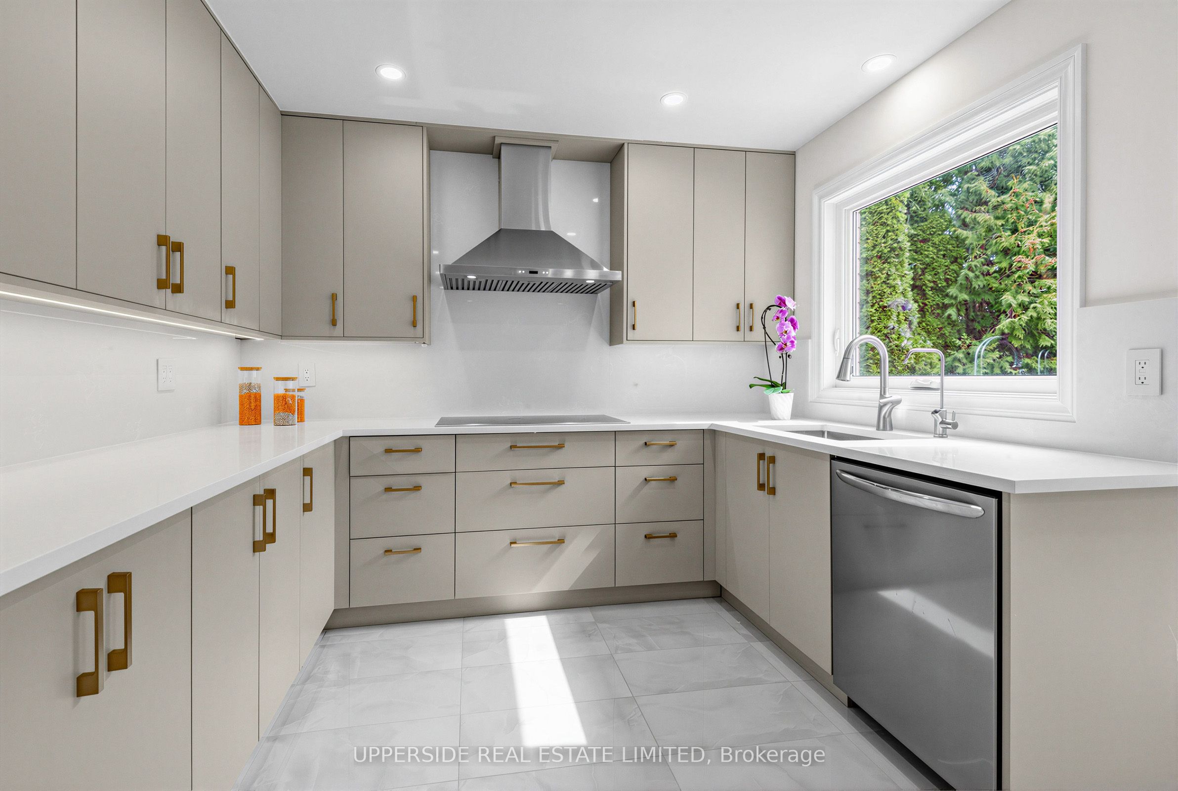 986 Stonehaven Avenue Property Photo 10