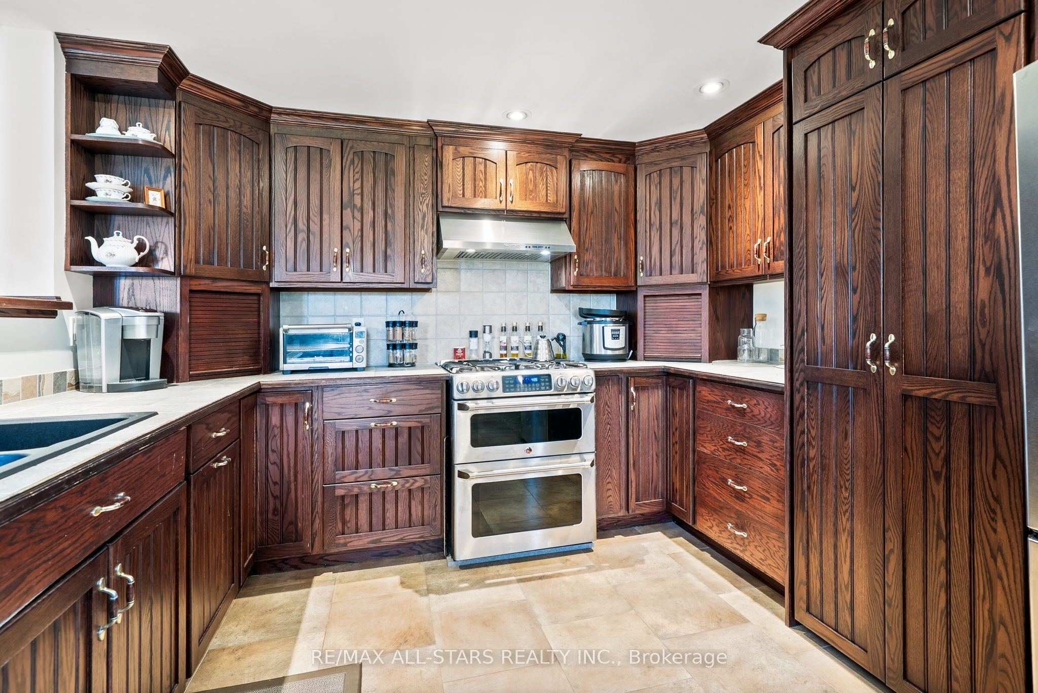 396 Ashworth Road Property Photo 10