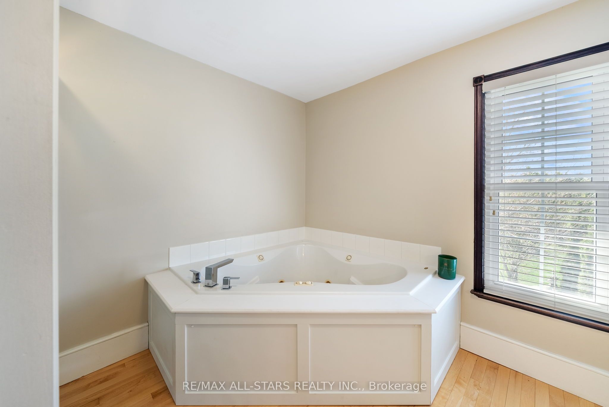396 Ashworth Road Property Photo 19