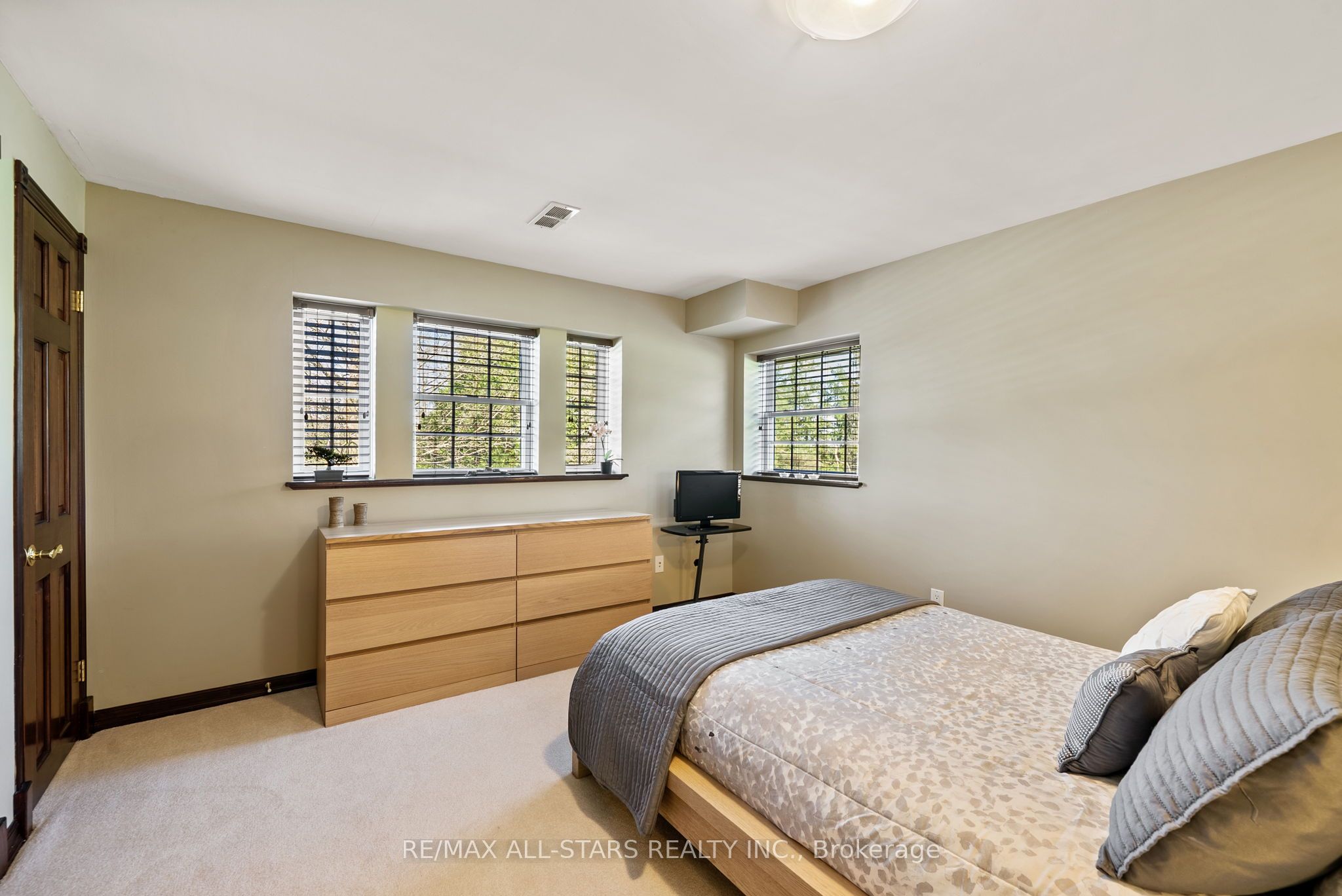 396 Ashworth Road Property Photo 37
