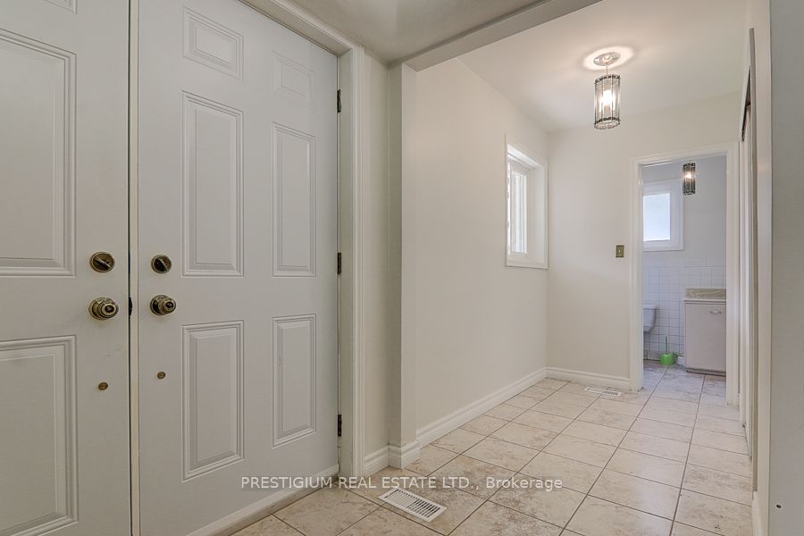 57 Laureleaf Road Property Photo 3