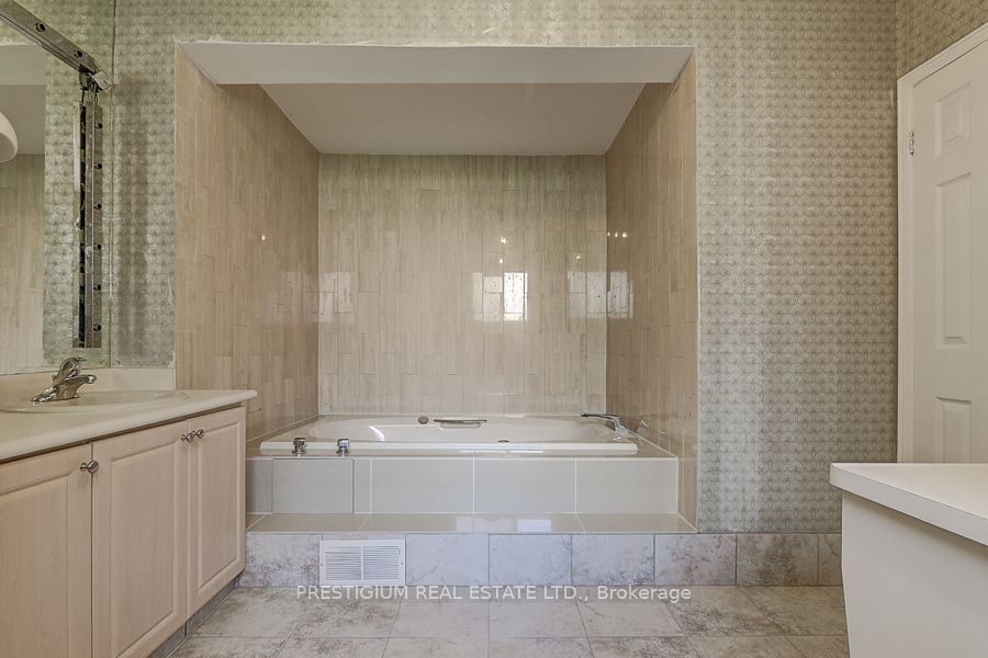 57 Laureleaf Road Property Photo 27