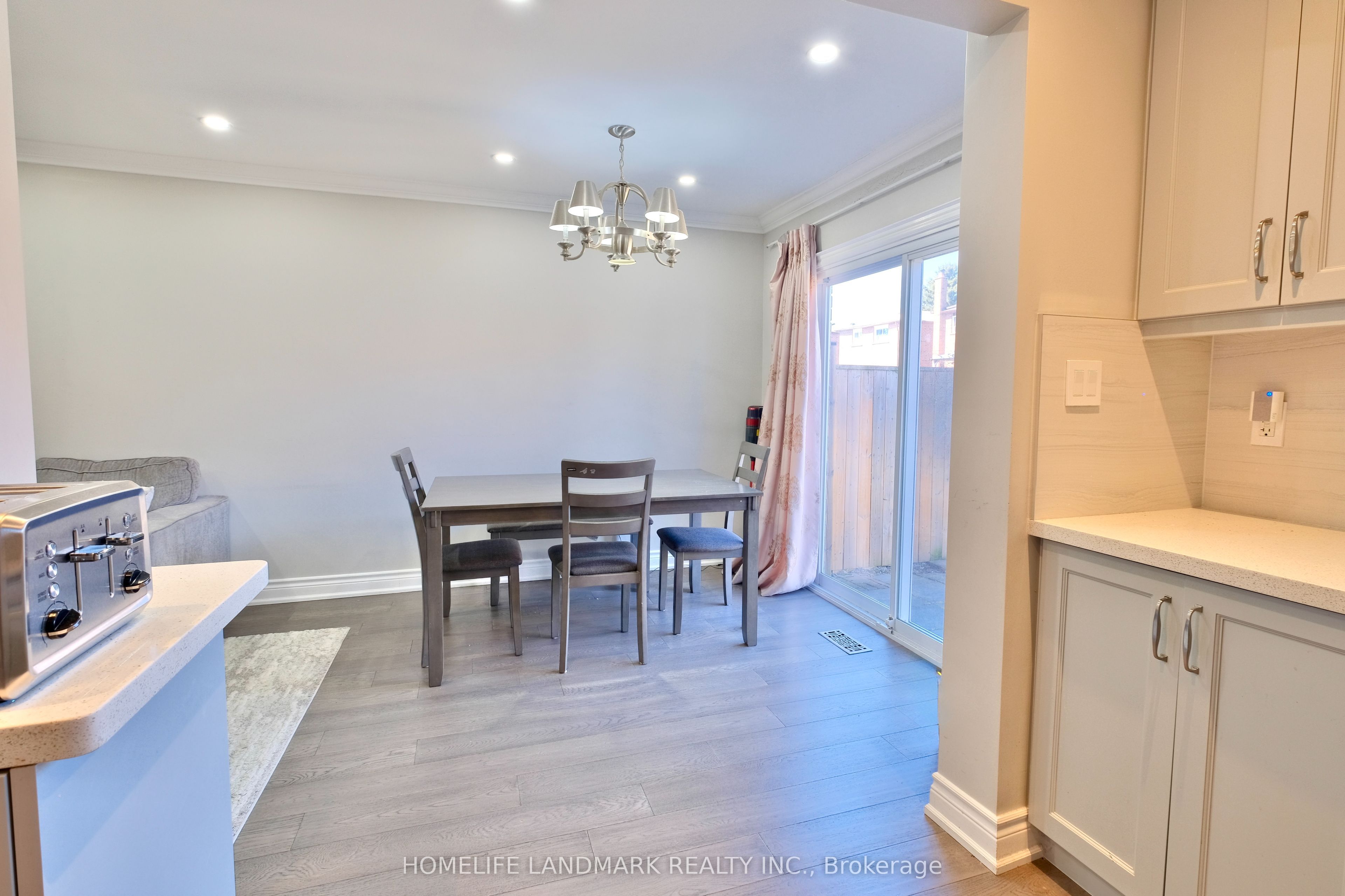109 Tangmere Crescent Property Photo 9