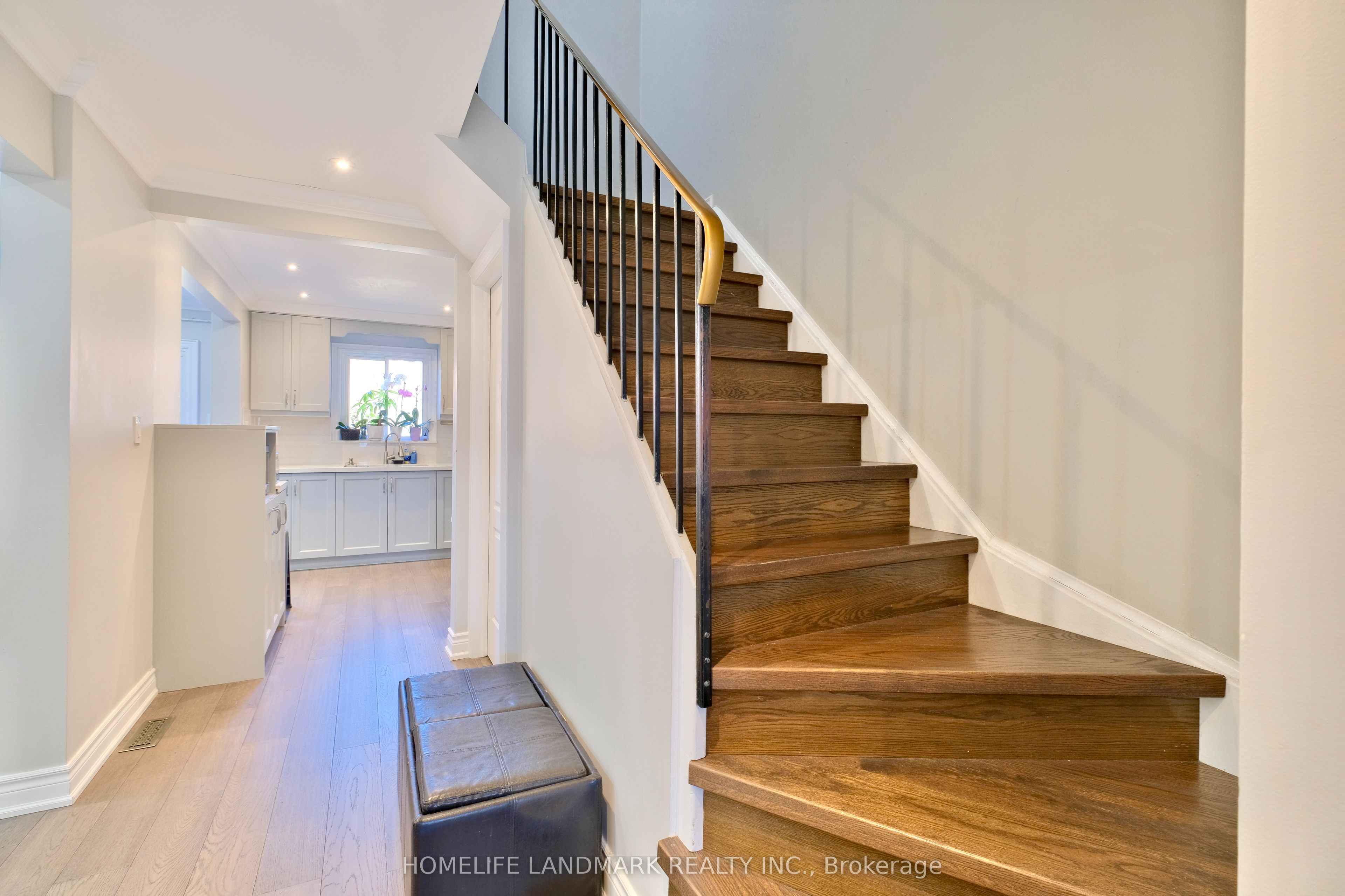 109 Tangmere Crescent Property Photo 12