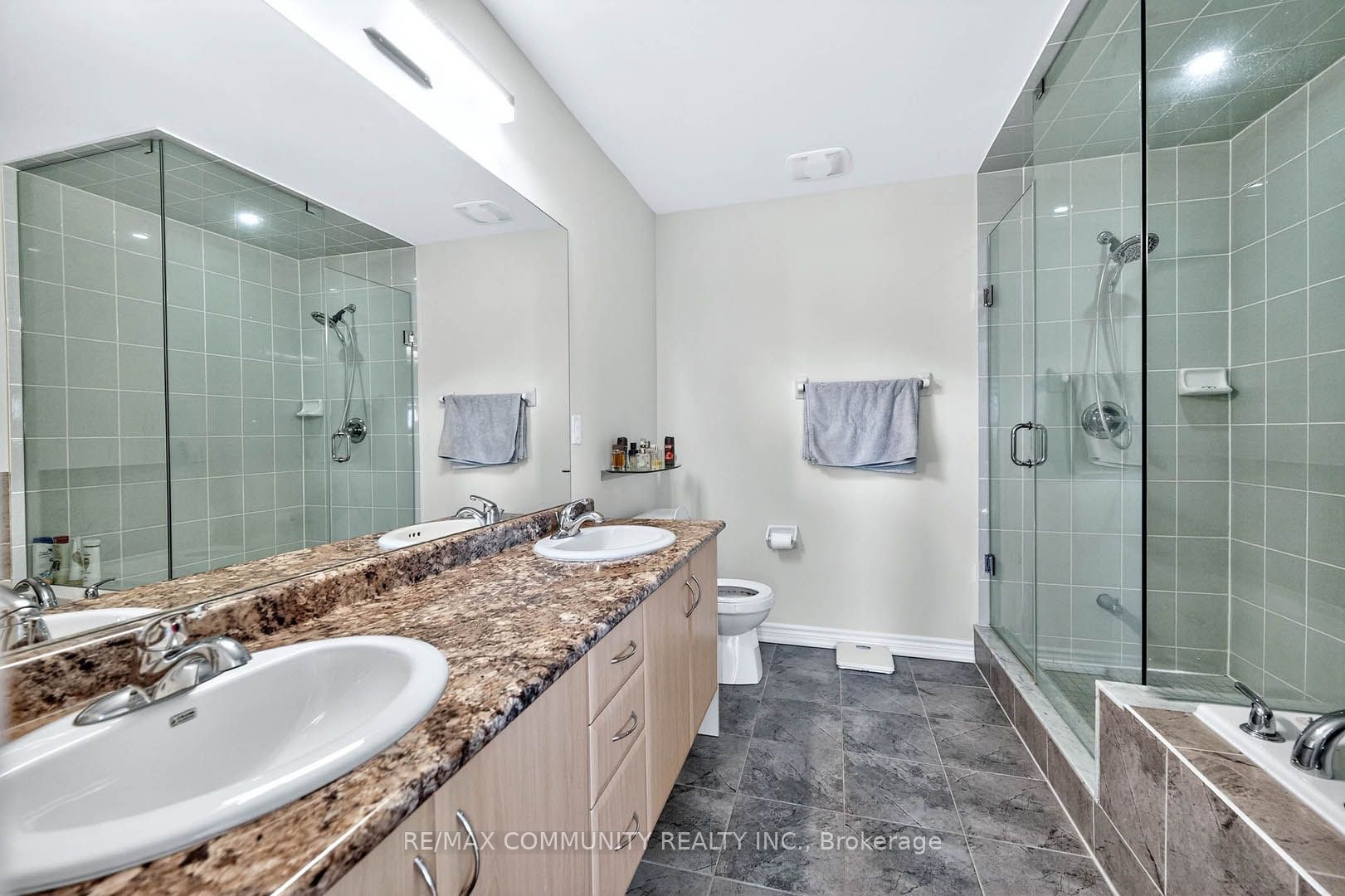 1228 Peelar Crescent Property Photo 14
