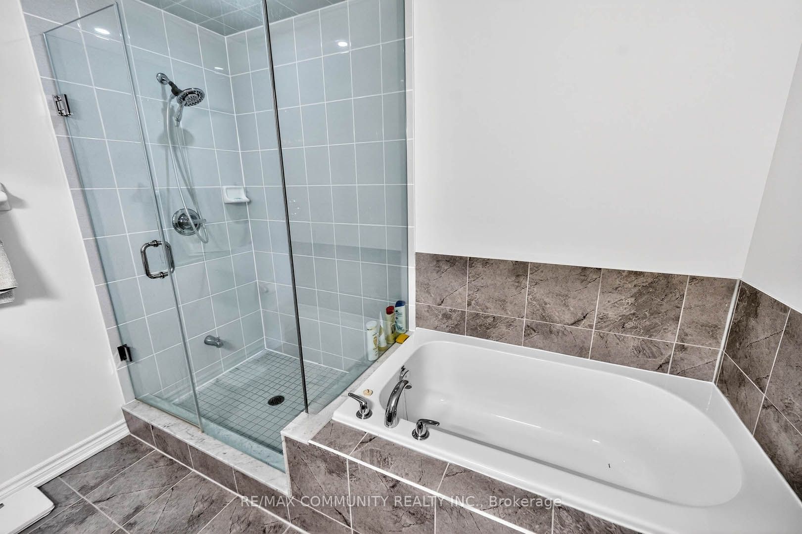 1228 Peelar Crescent Property Photo 15