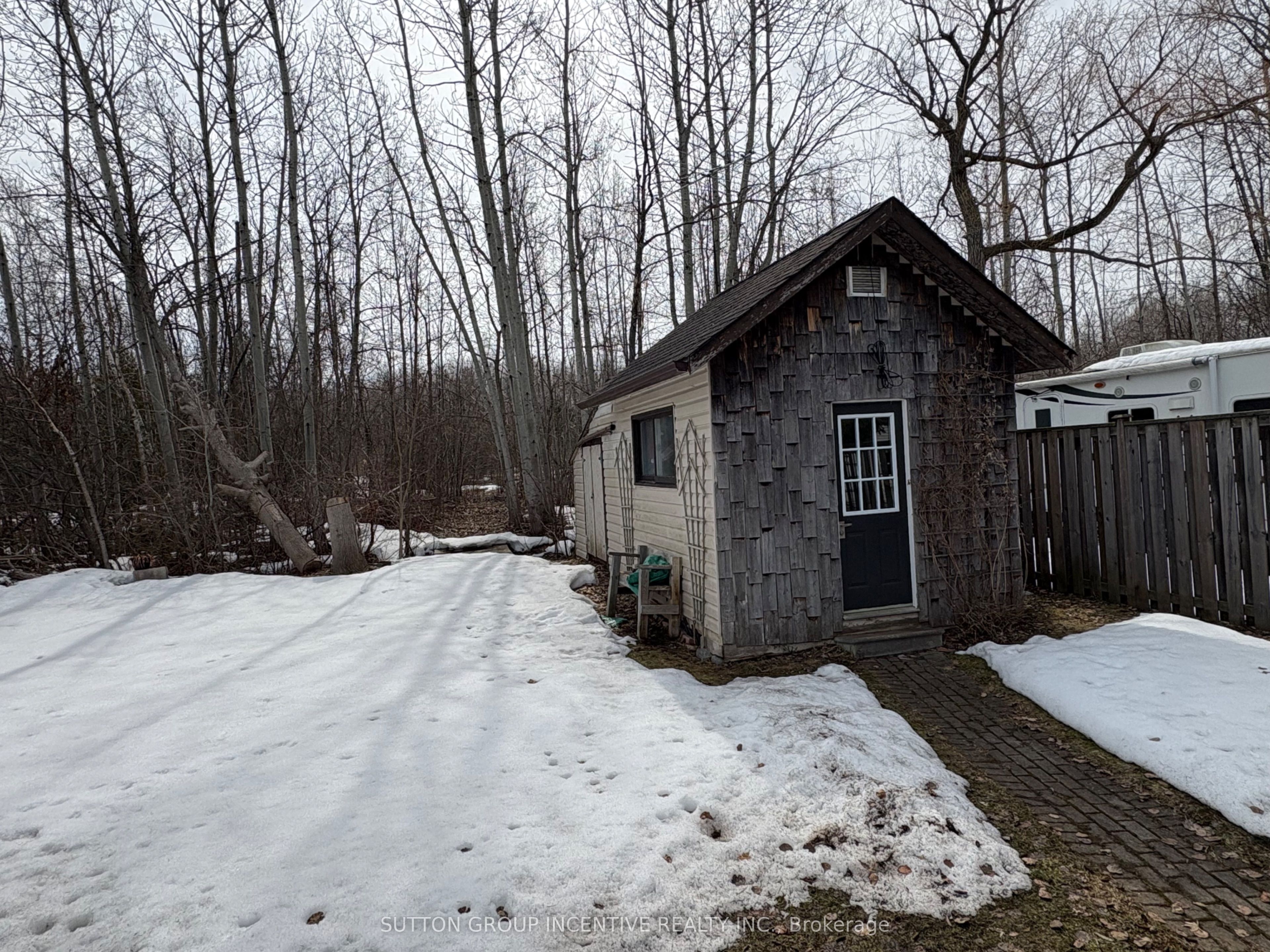 1672 St Johns Road Property Photo 2