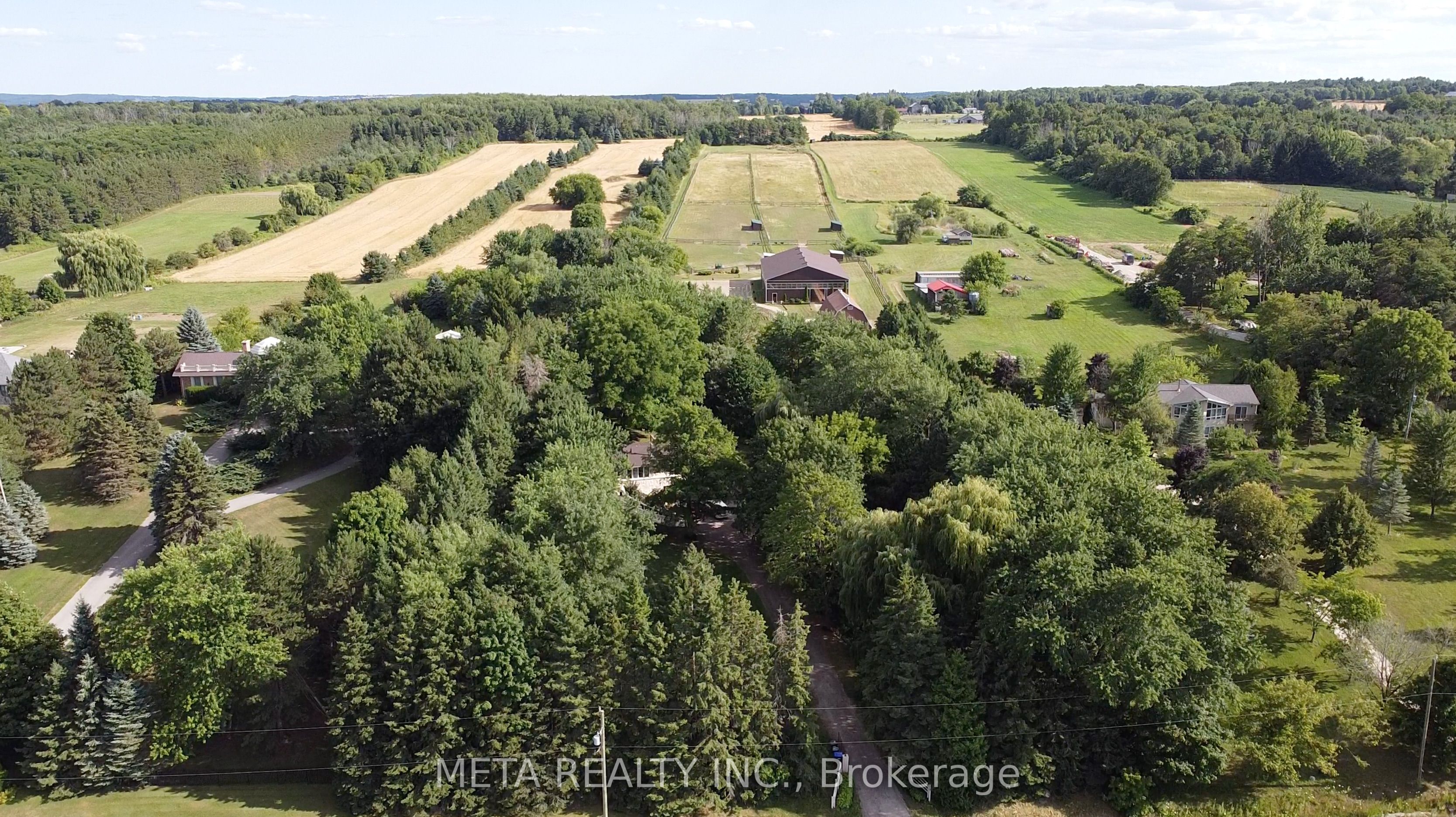5653 7th Line Property Photo 1