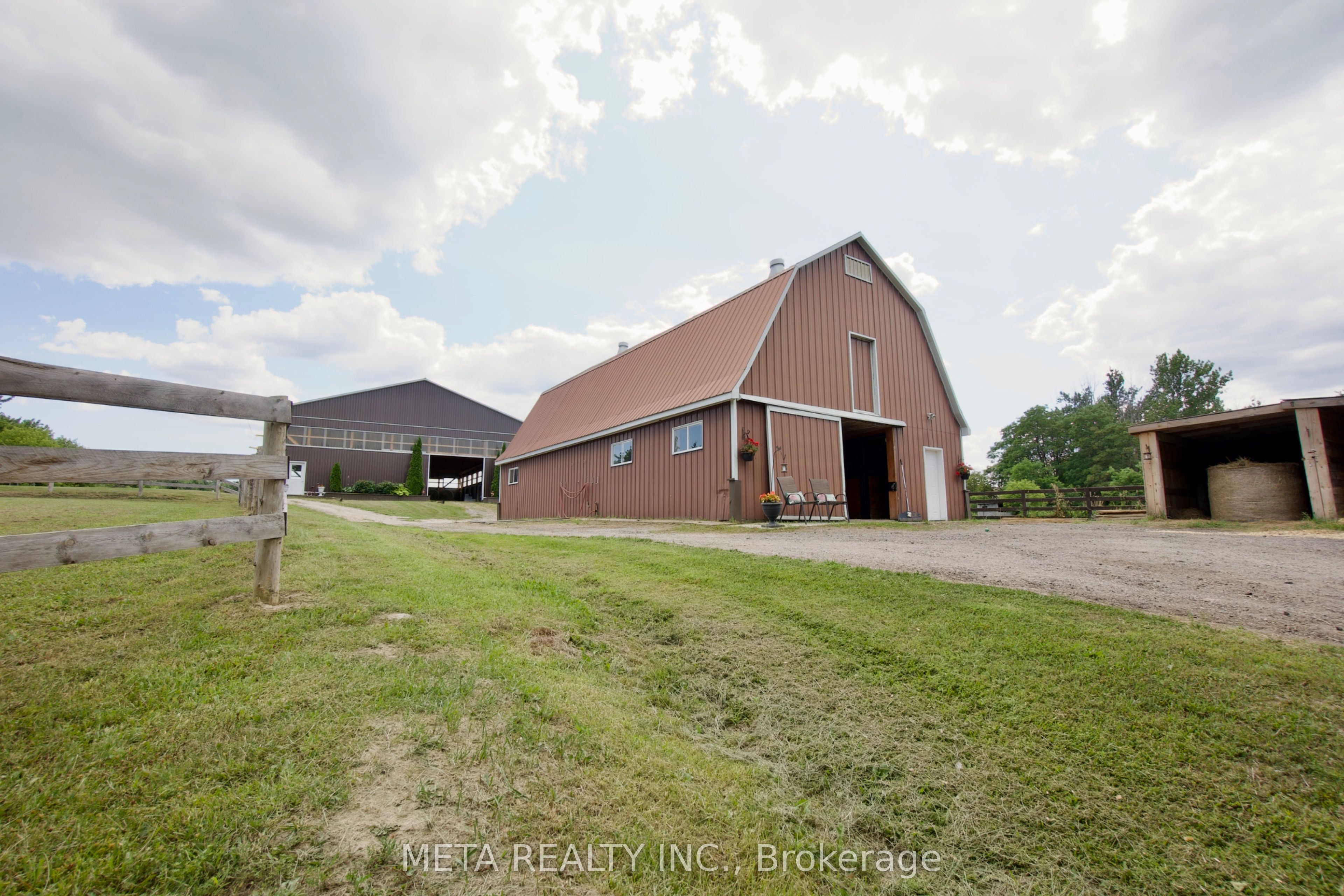 5653 7th Line Property Photo 8