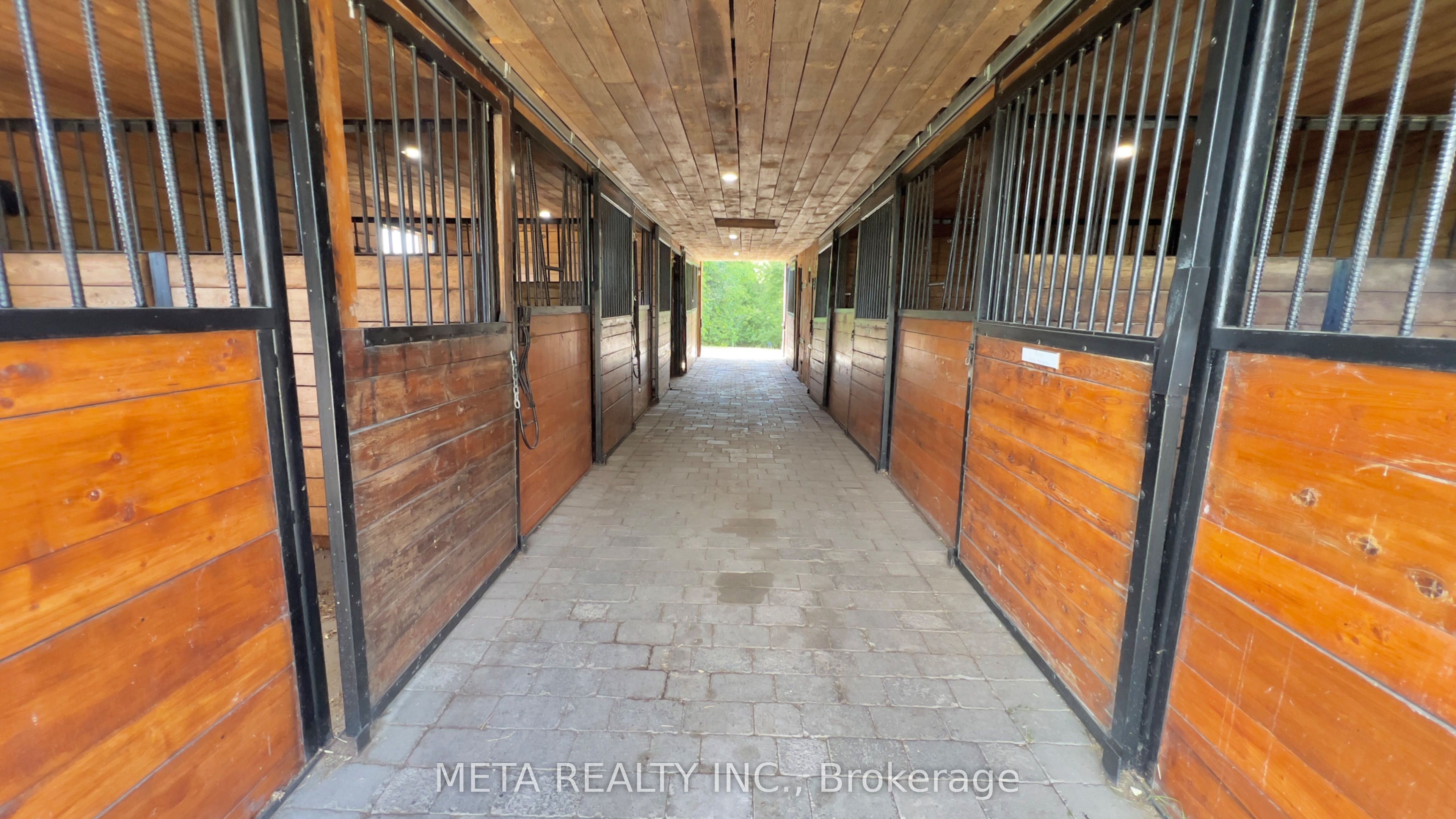 5653 7th Line Property Photo 9