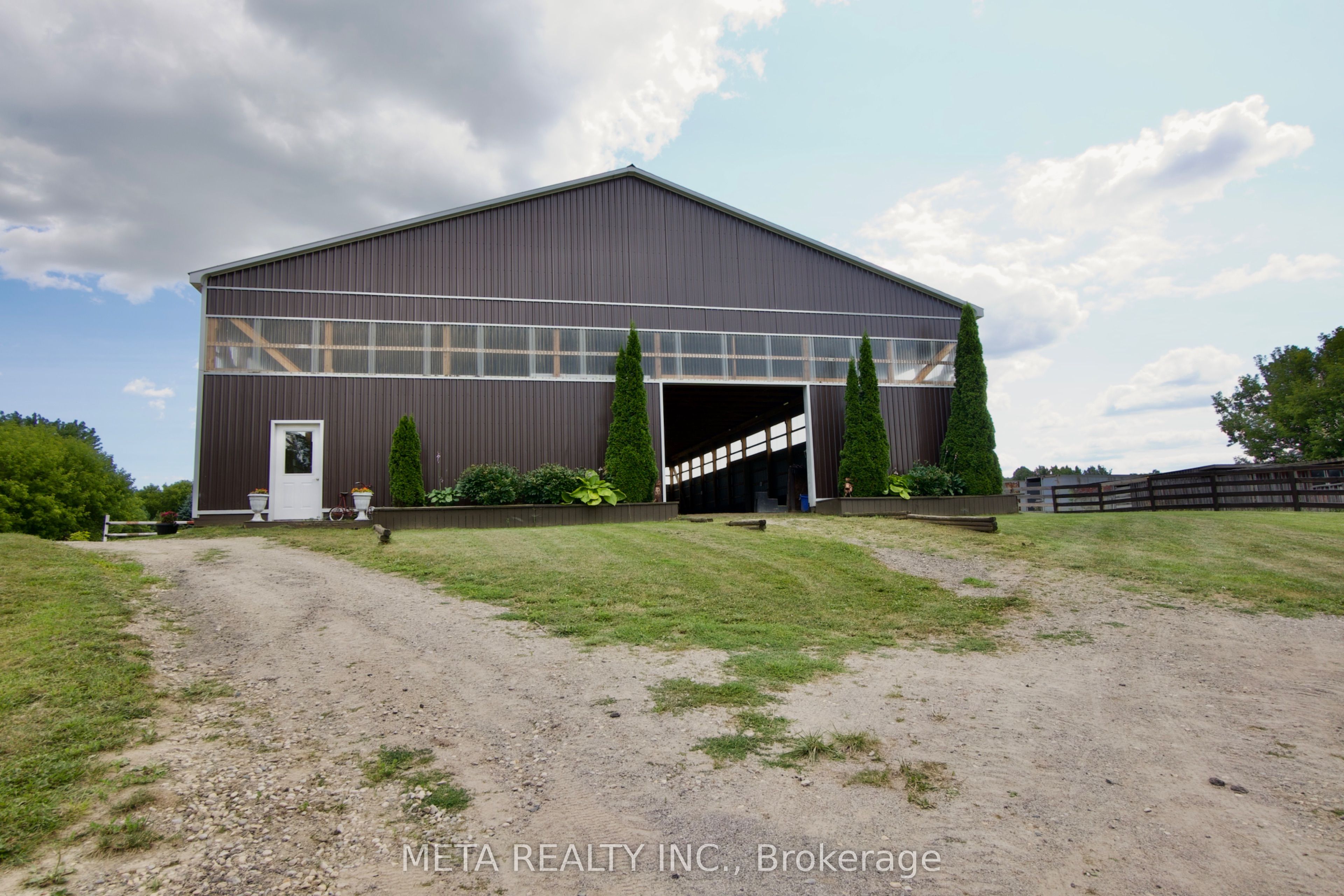 5653 7th Line Property Photo 12