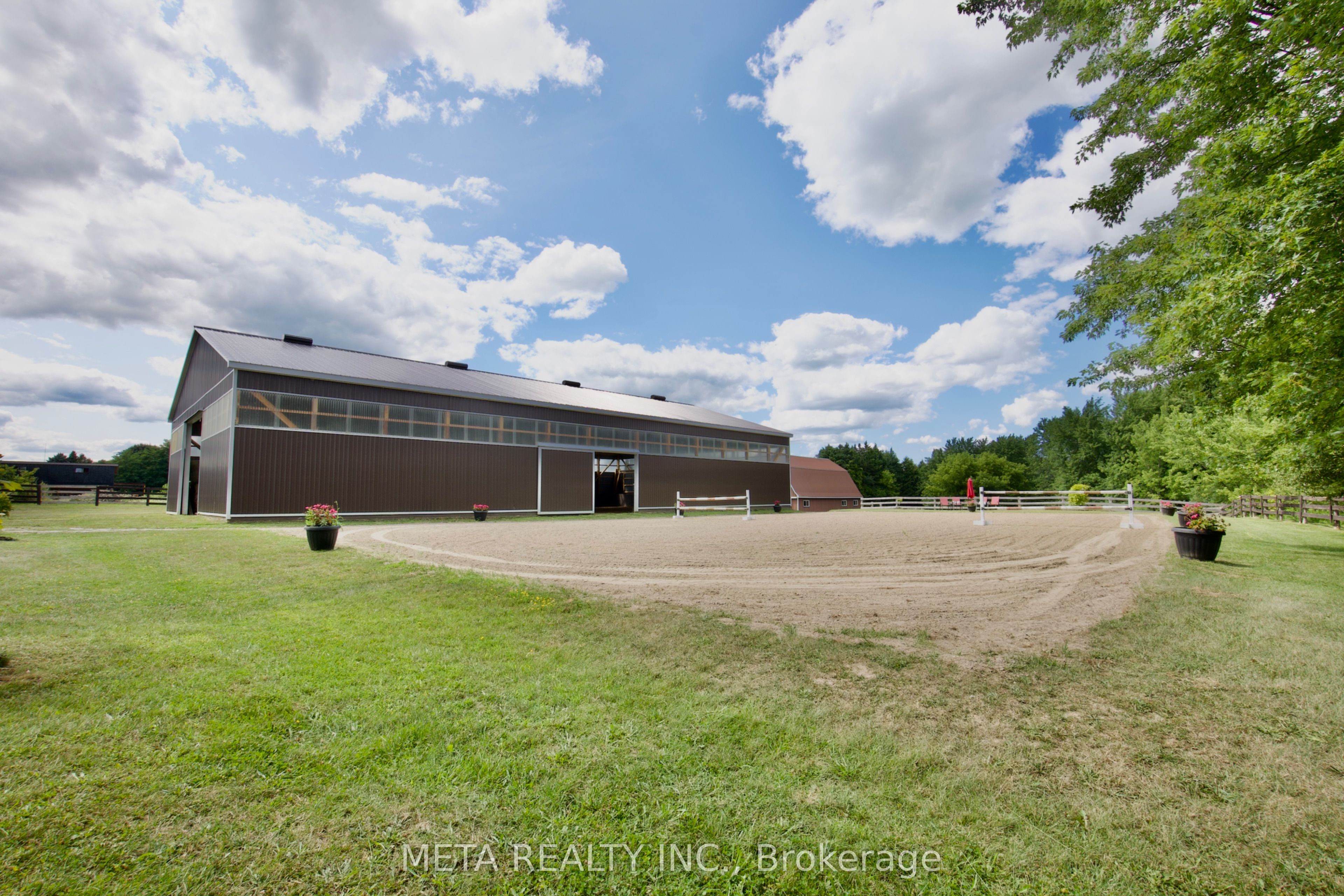 5653 7th Line Property Photo 18