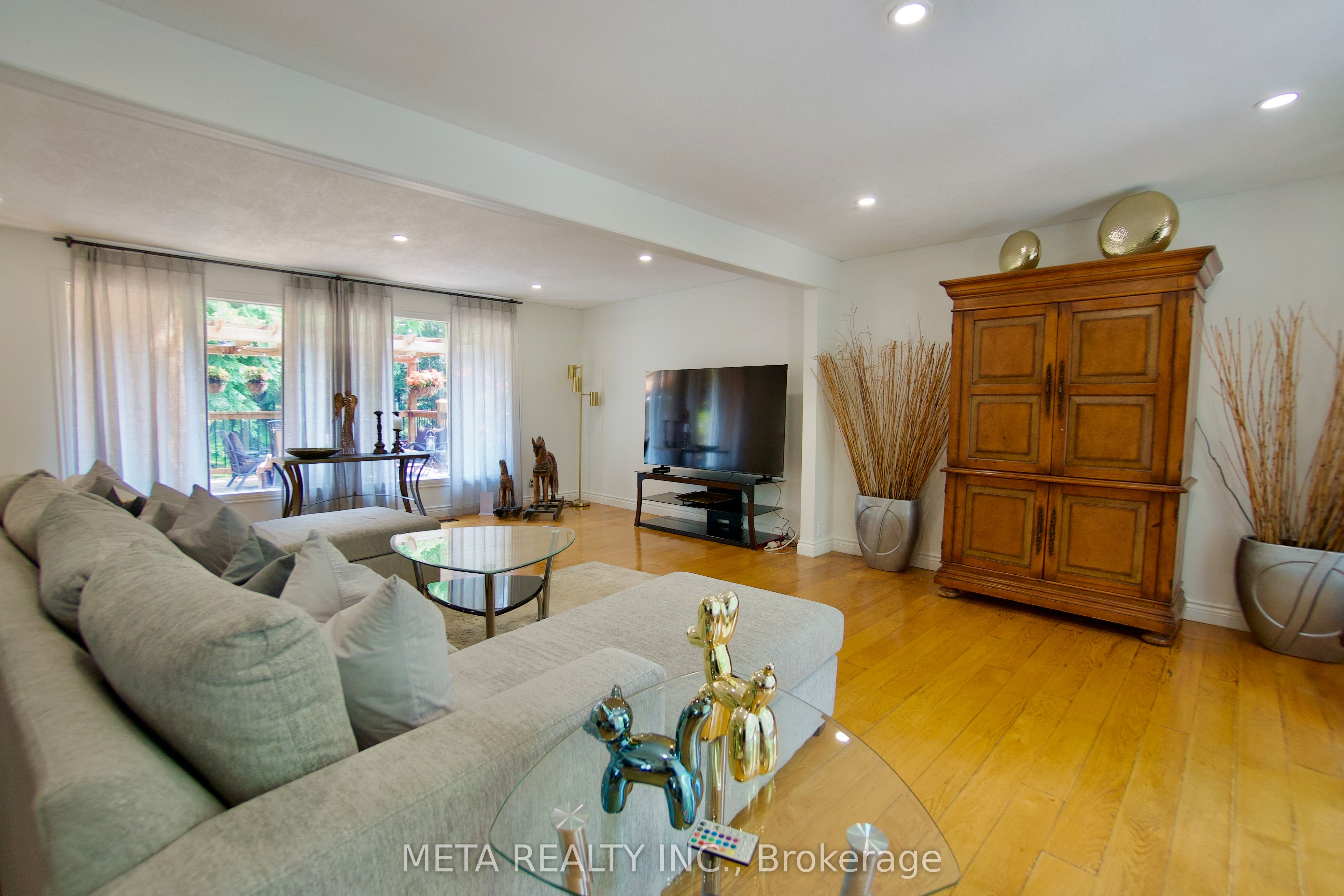 5653 7th Line Property Photo 19
