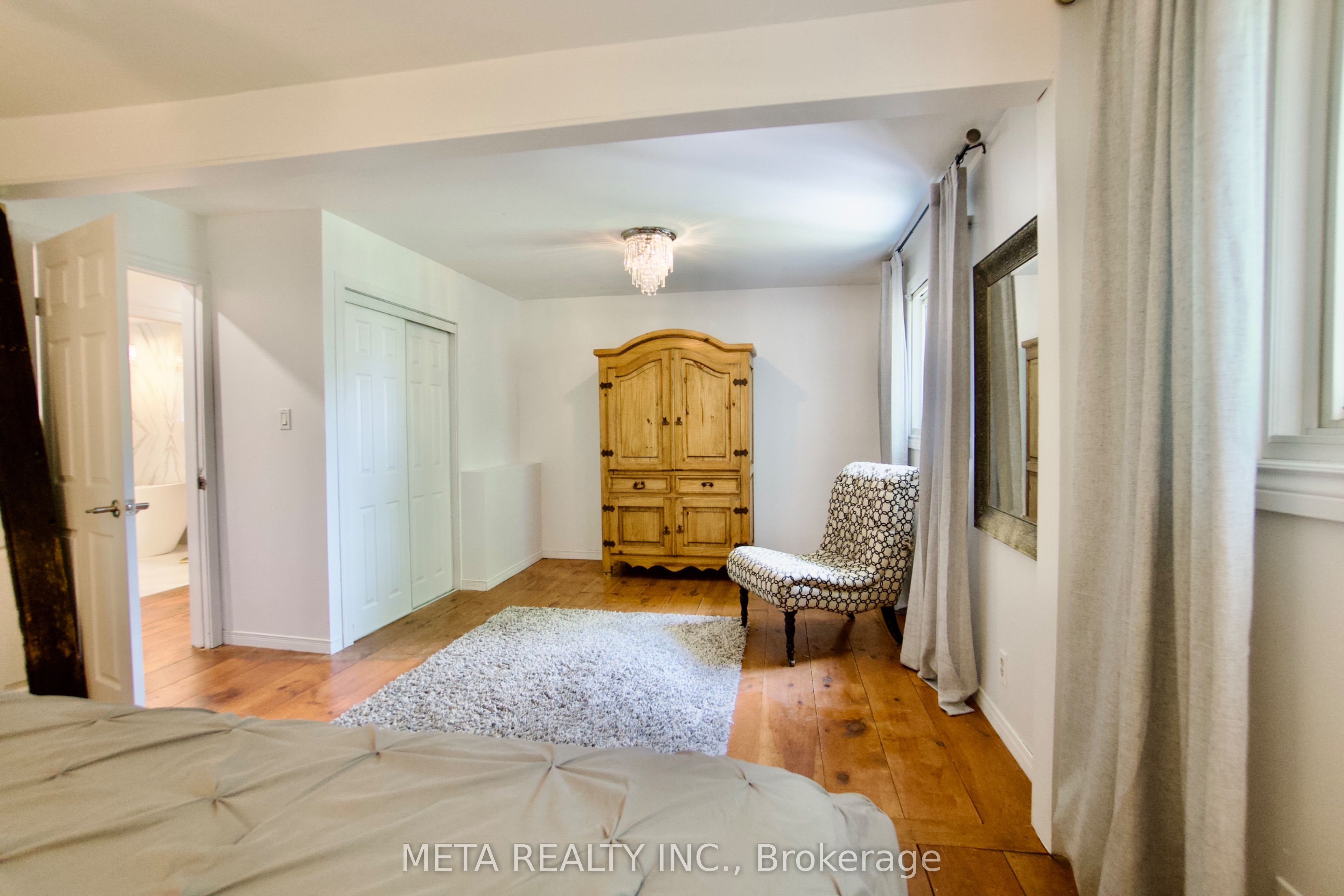 5653 7th Line Property Photo 27