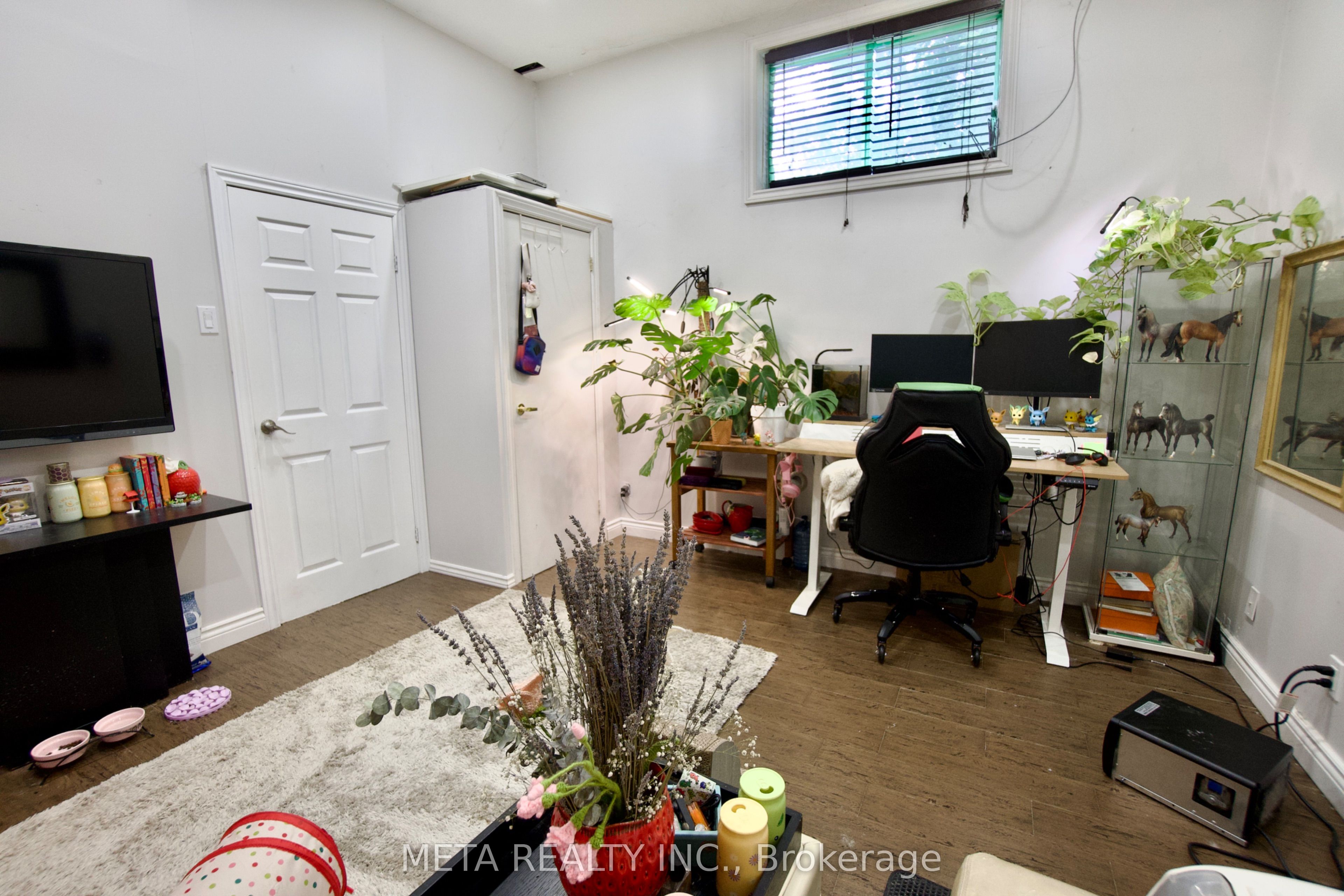 5653 7th Line Property Photo 35