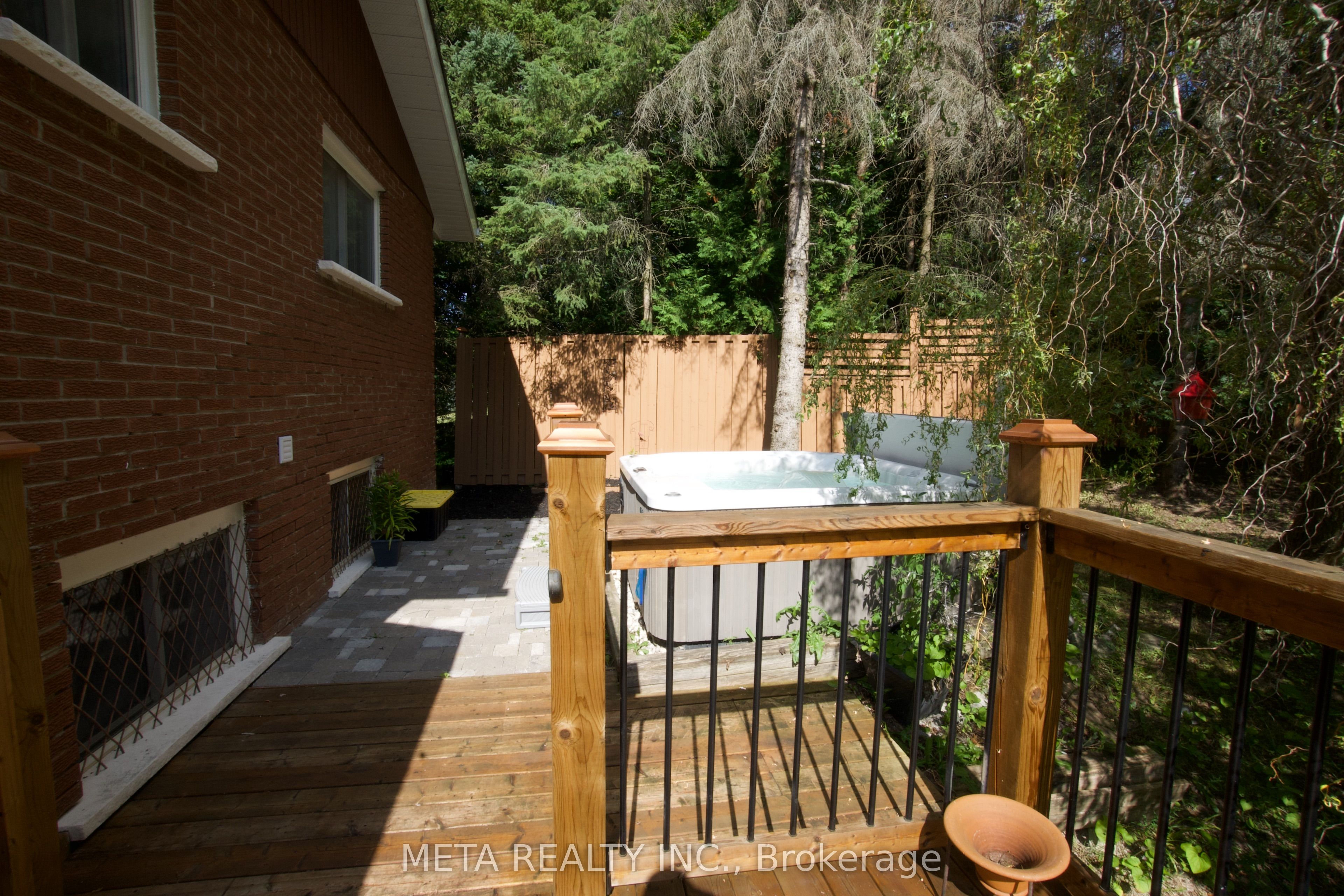 5653 7th Line Property Photo 38