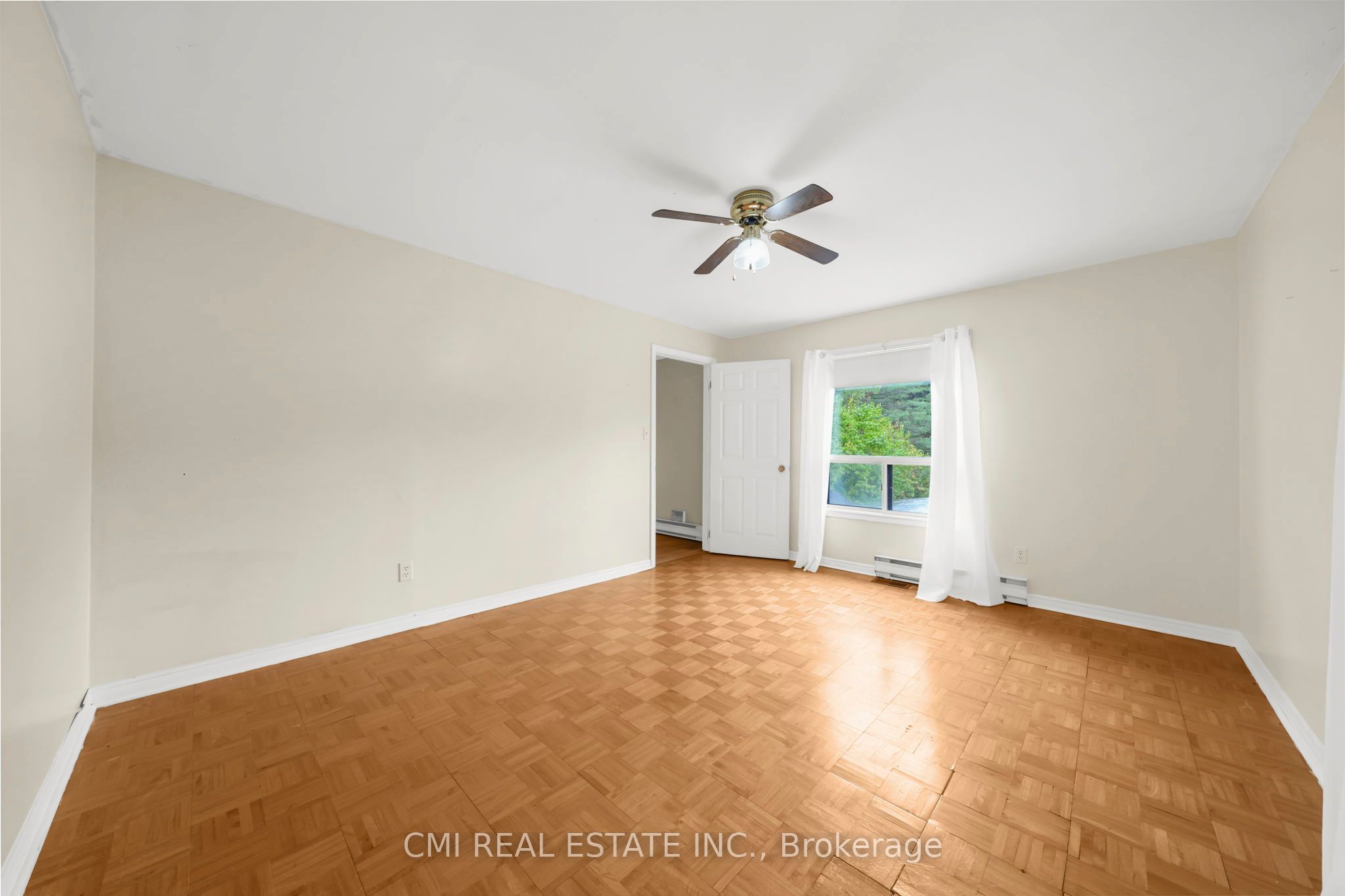 246 Regional 8 Road Property Photo 15
