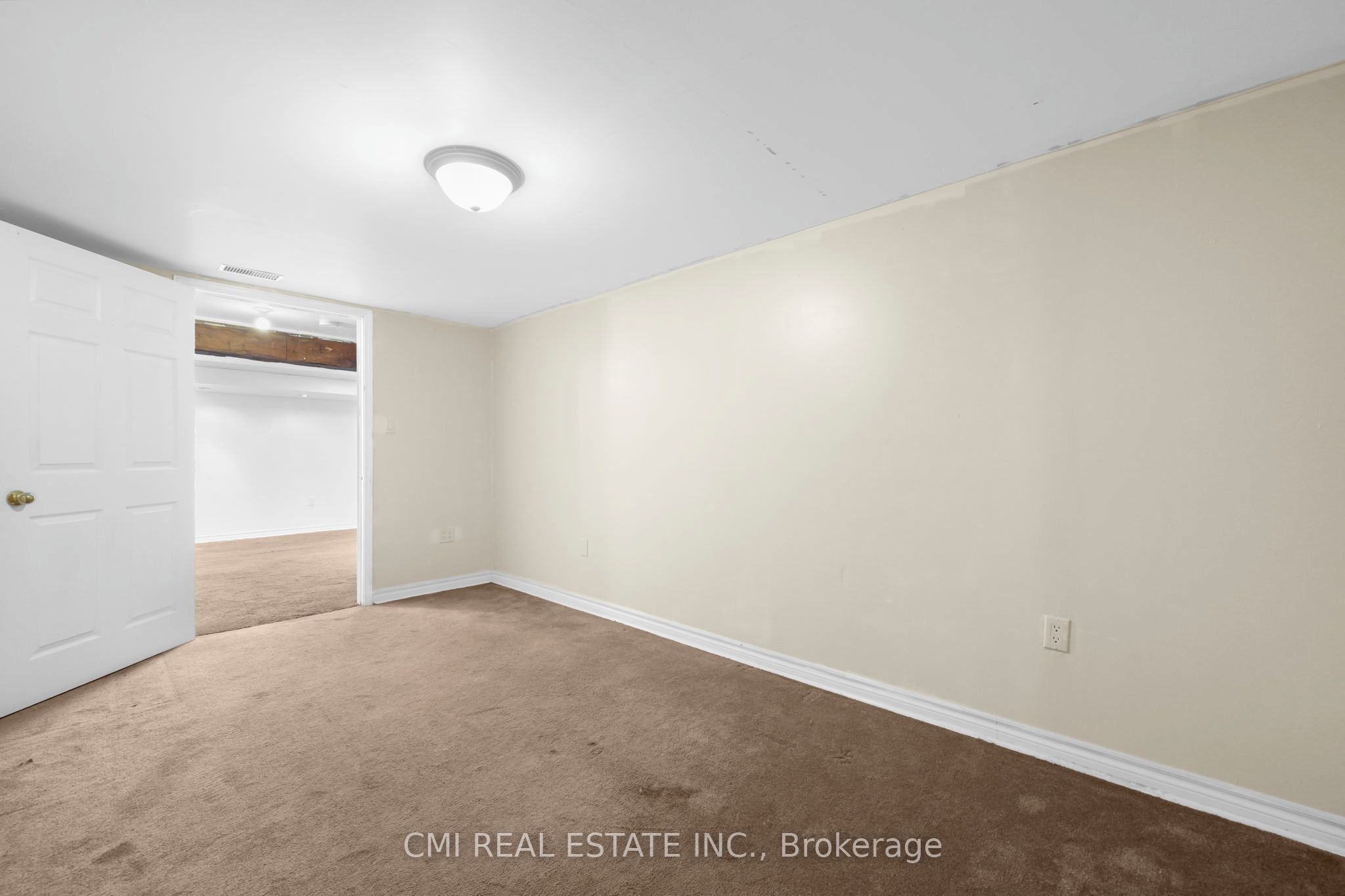 246 Regional 8 Road Property Photo 19