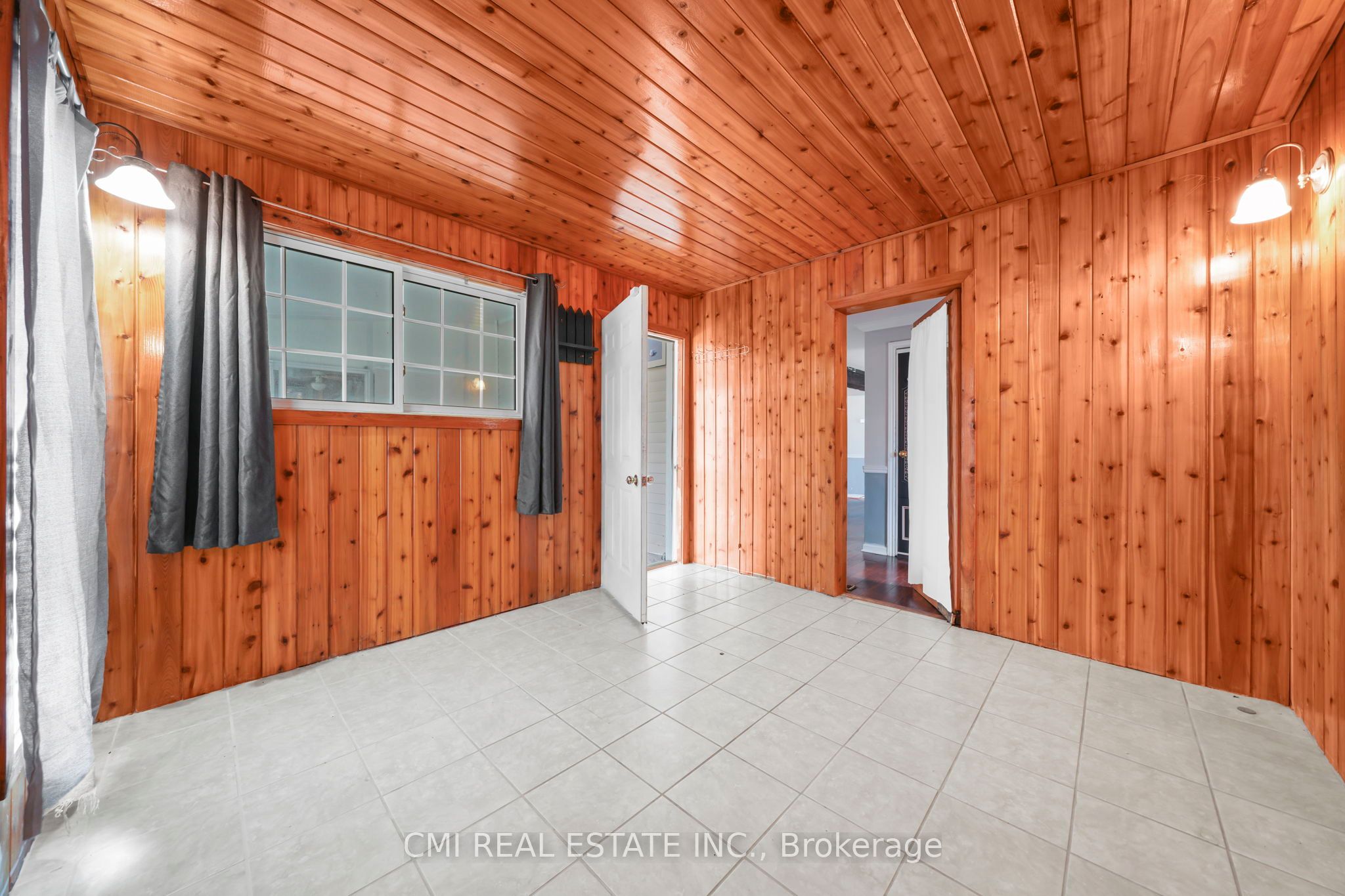 246 Regional 8 Road Property Photo 23
