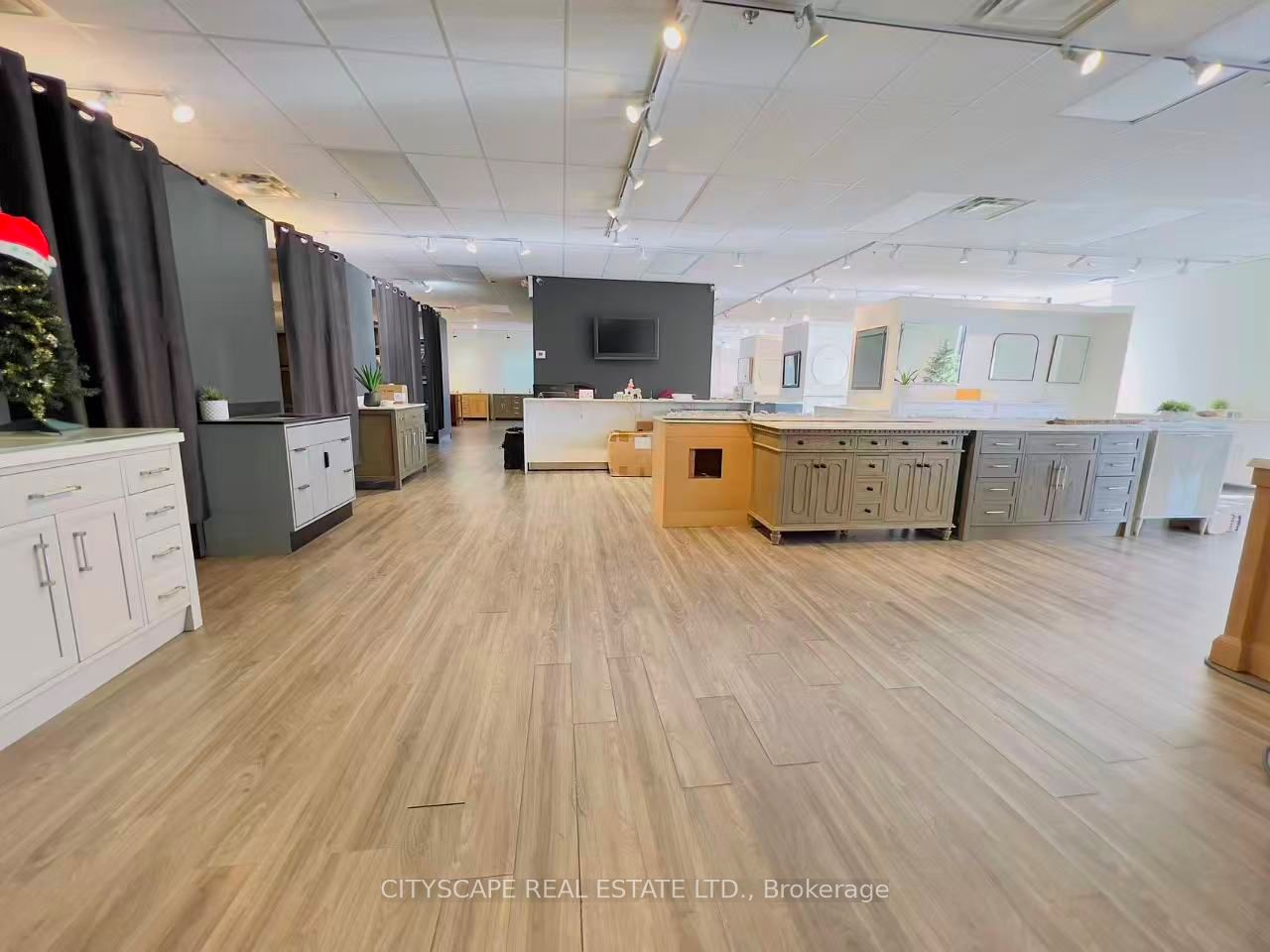 100 Steelcase Road E 102 Property Photo 2