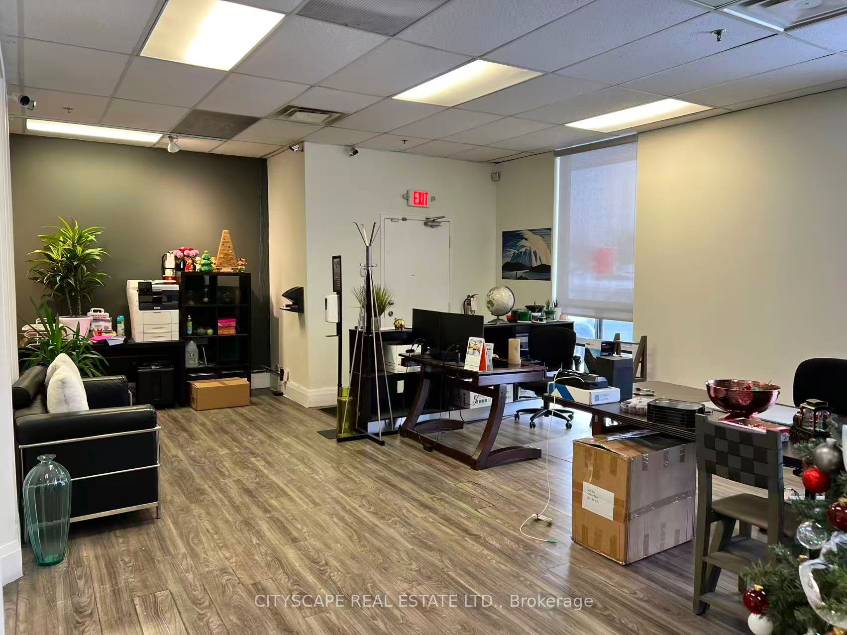 100 Steelcase Road E 102 Property Photo 6