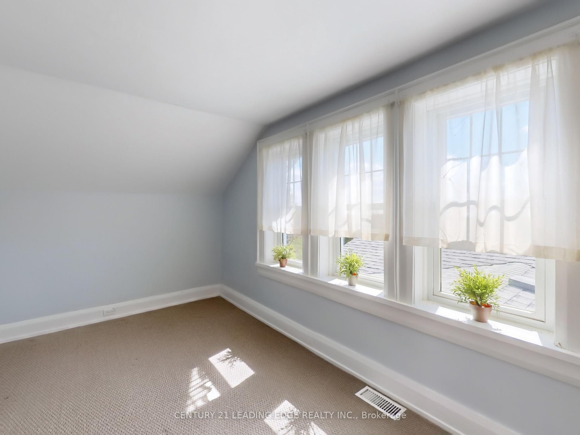 362 Victoria Road Property Photo 25