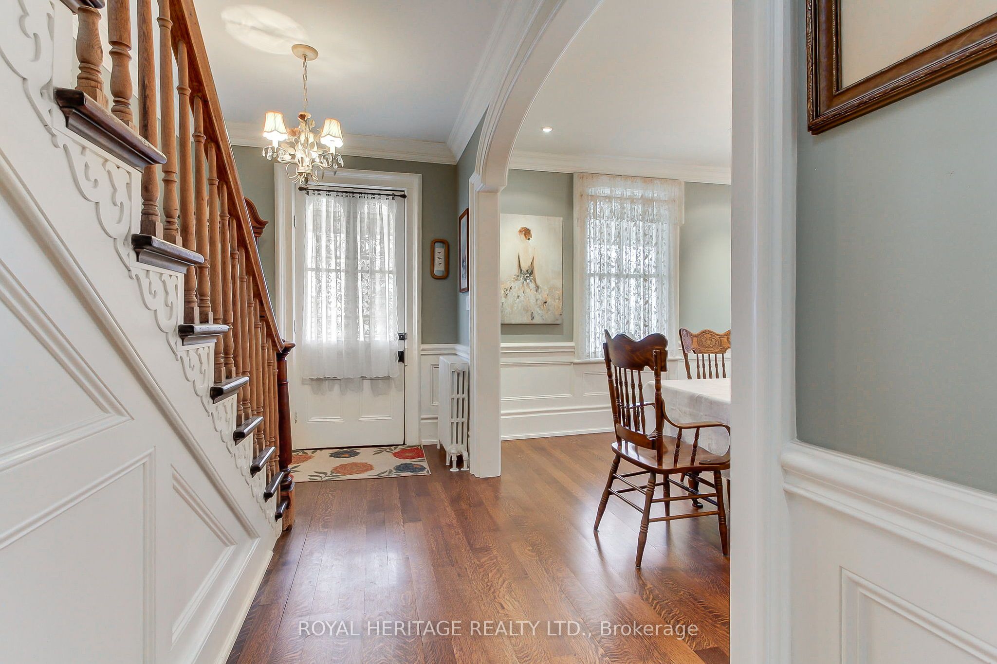 49 John Street E Property Photo 6
