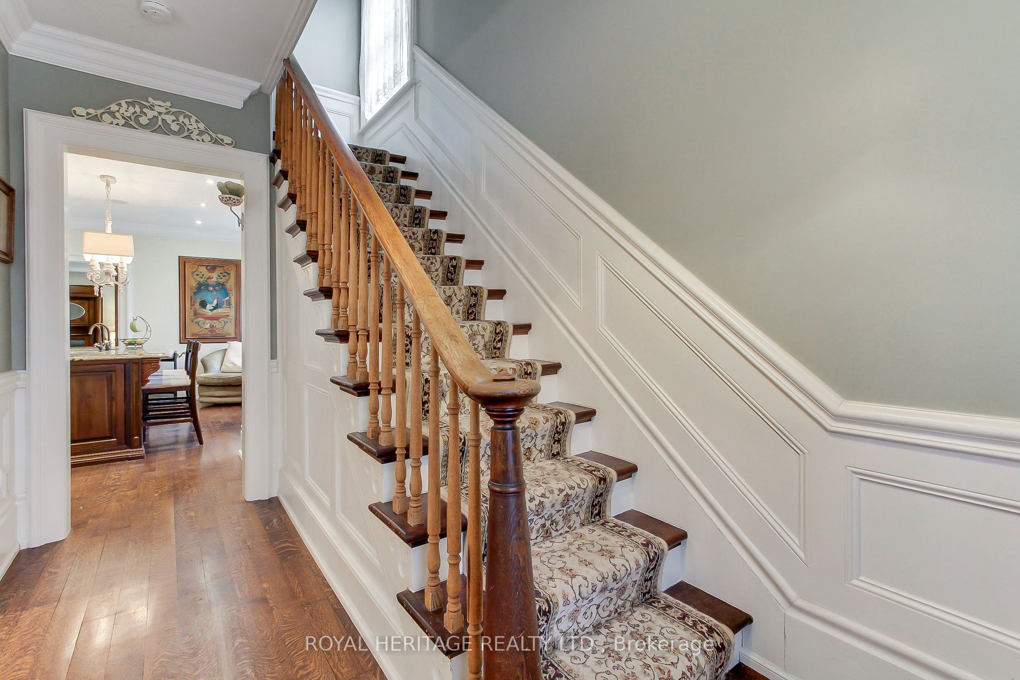 49 John Street E Property Photo 7