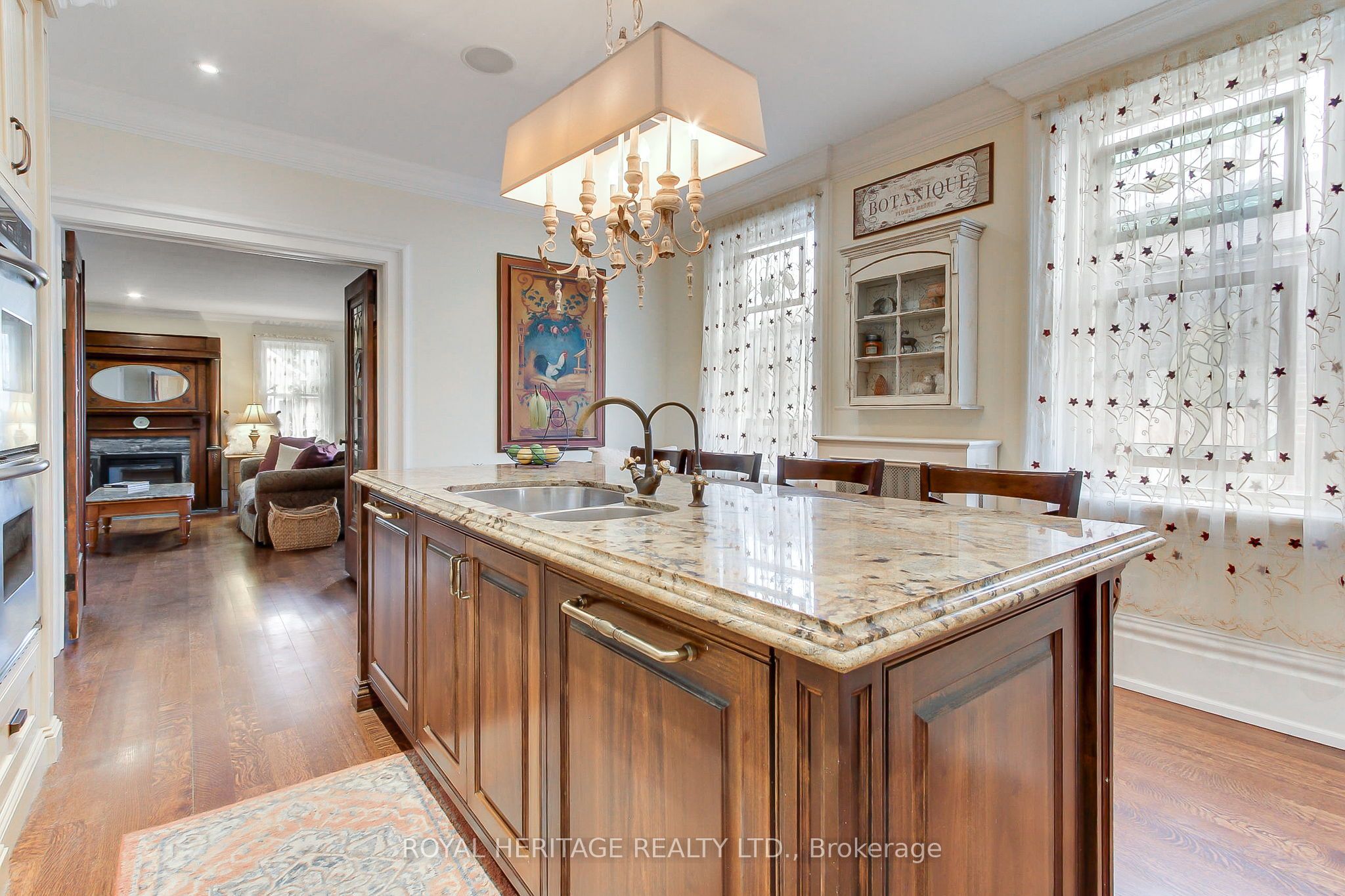 49 John Street E Property Photo 16