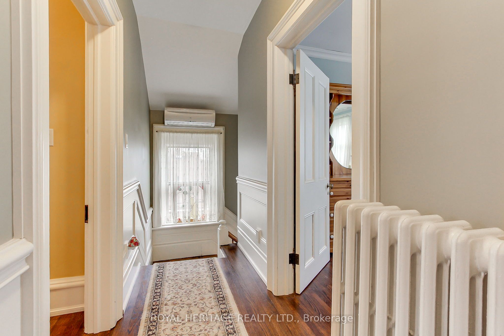 49 John Street E Property Photo 24