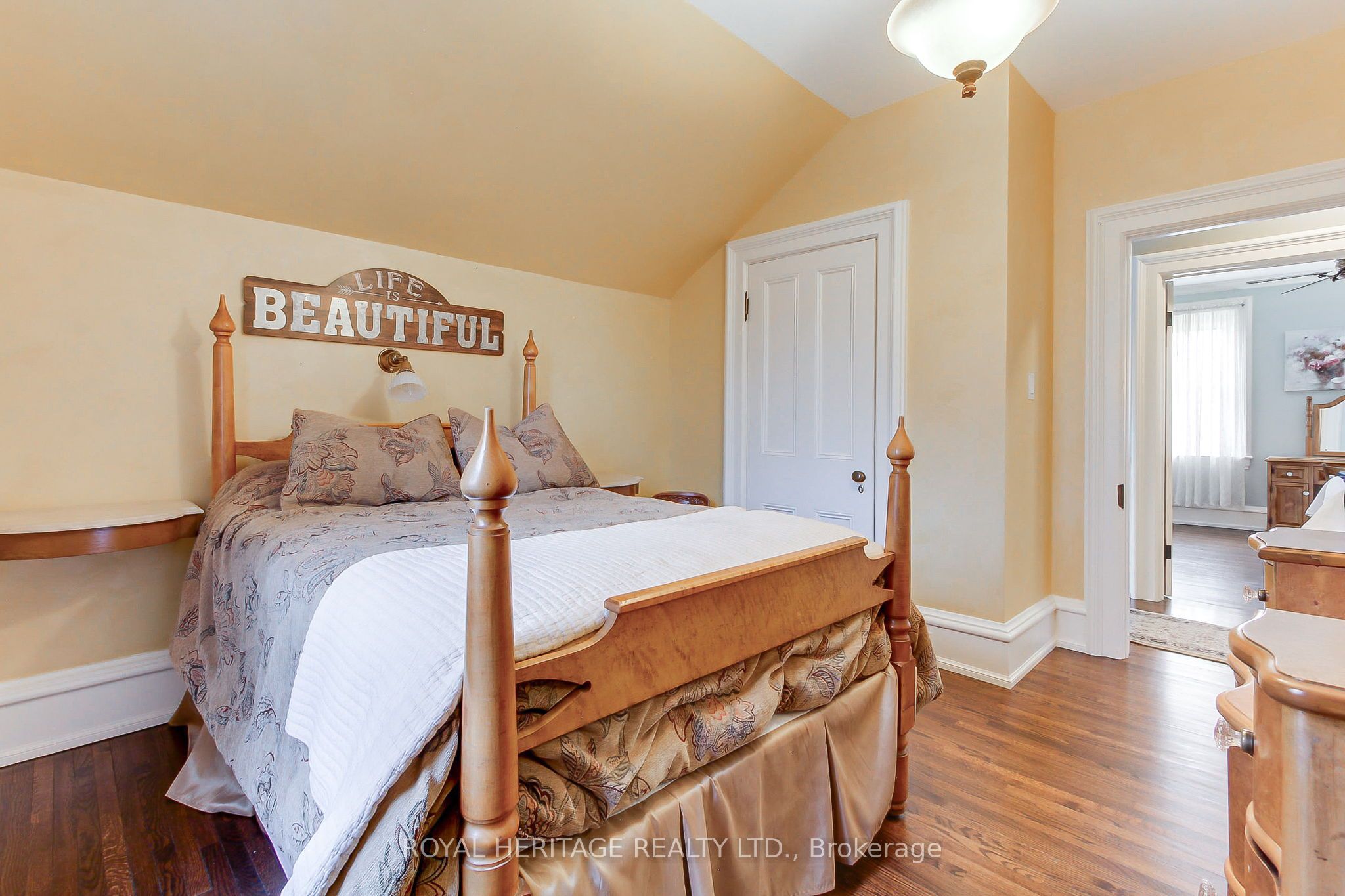 49 John Street E Property Photo 30