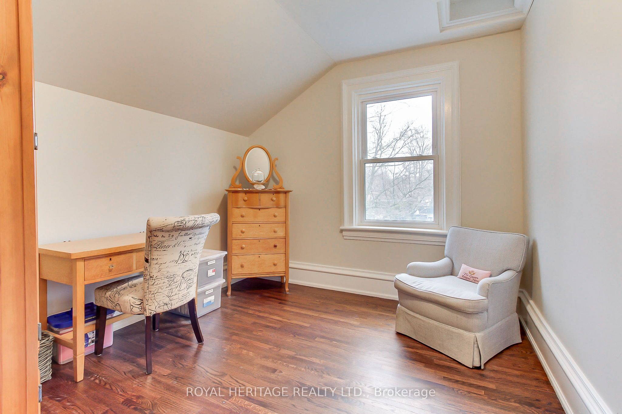 49 John Street E Property Photo 31