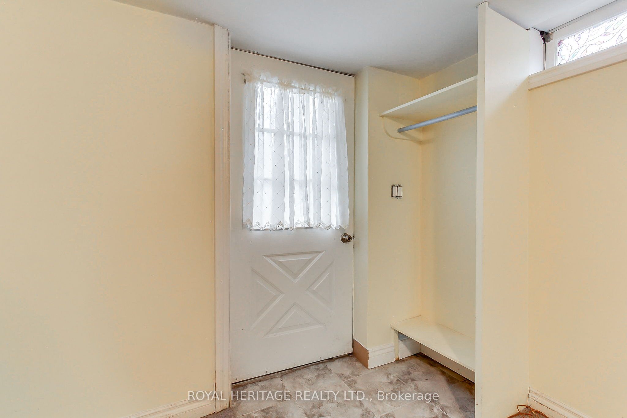 49 John Street E Property Photo 34