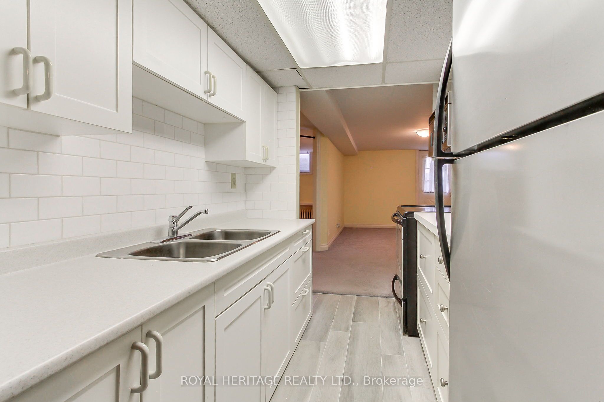 49 John Street E Property Photo 38