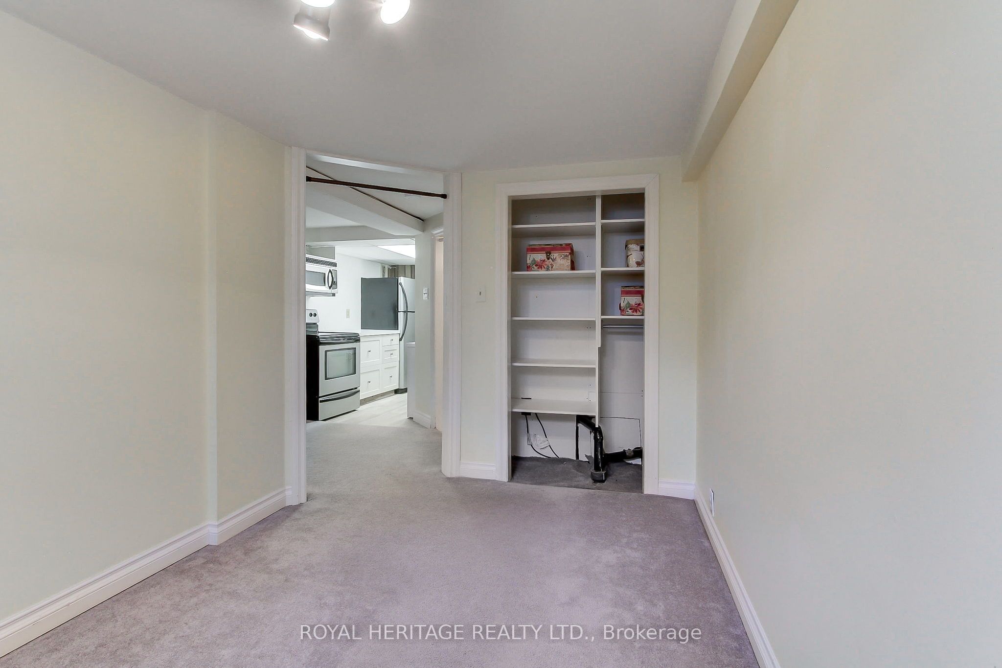 49 John Street E Property Photo 40