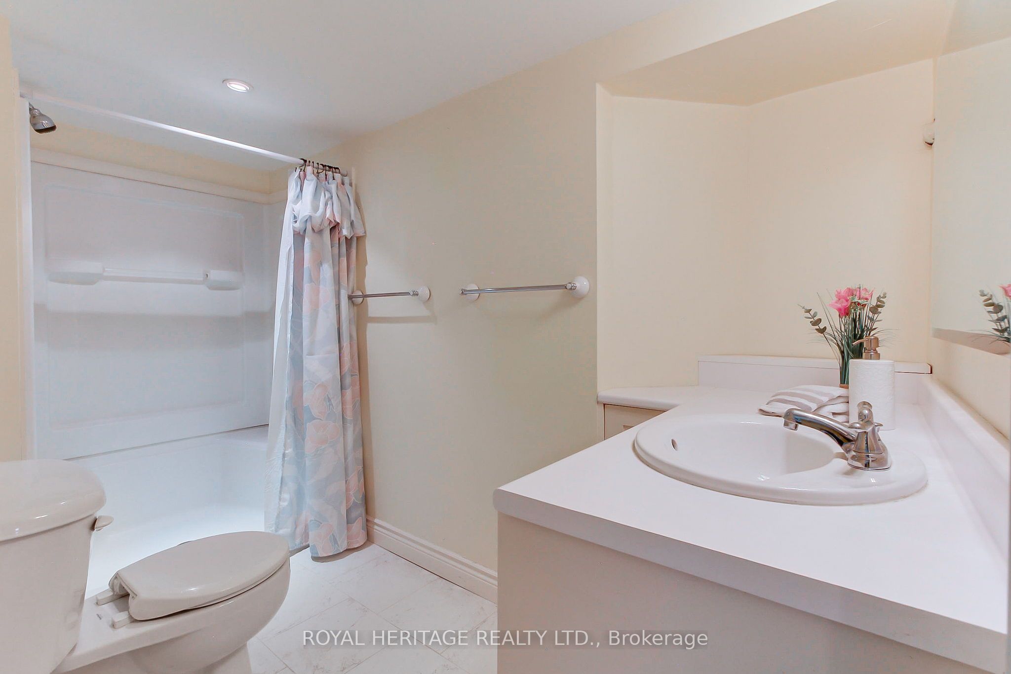 49 John Street E Property Photo 41