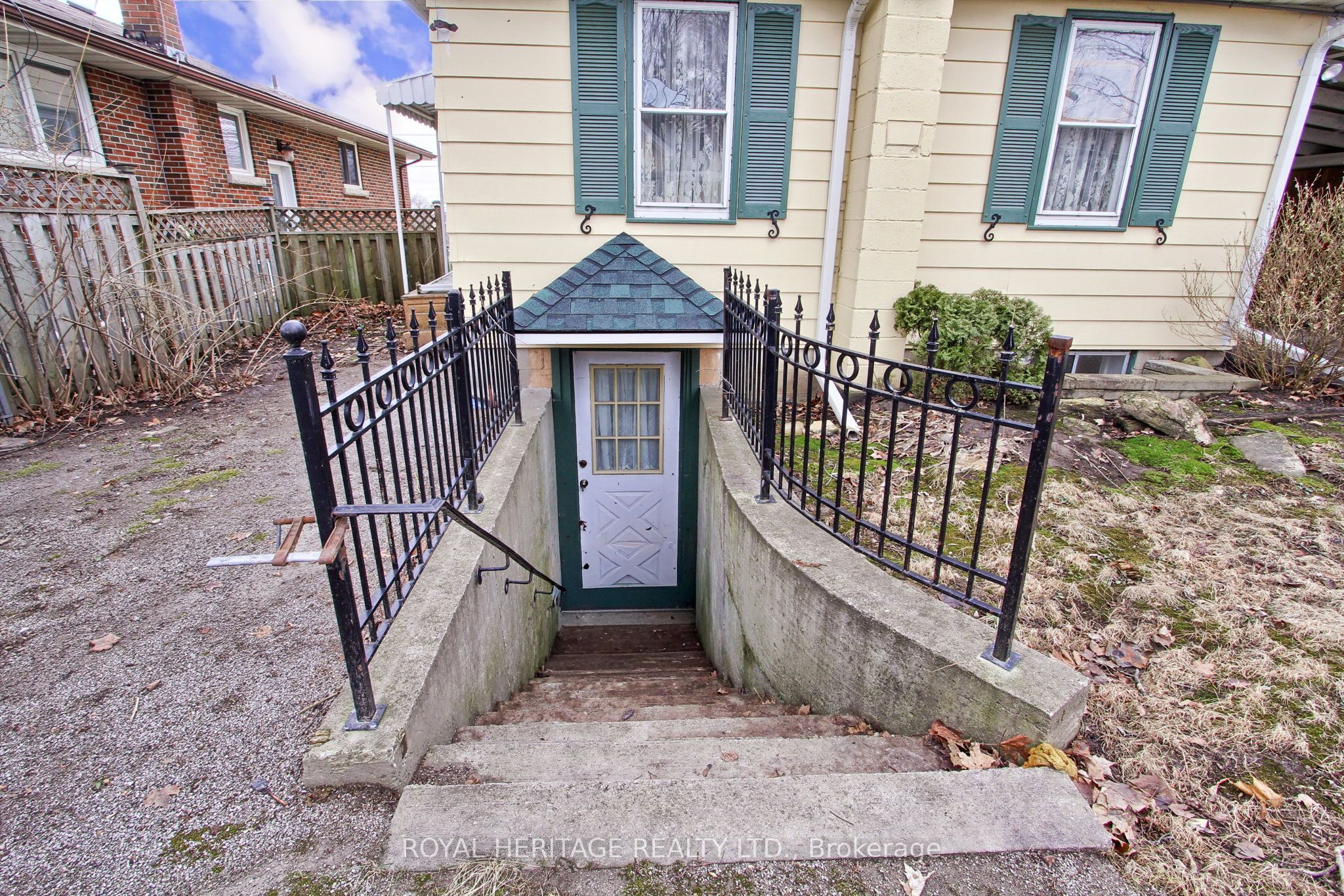 49 John Street E Property Photo 48