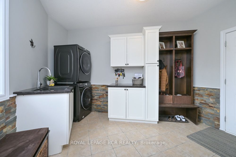 10 Fisher Drive Property Photo 8