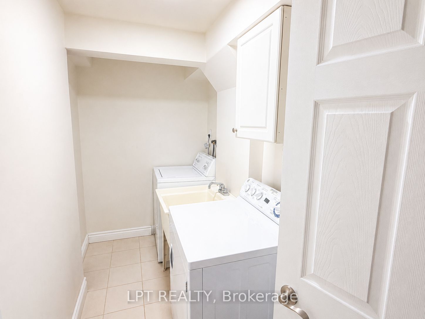 14 Hazelton Avenue Basement Property Photo 9