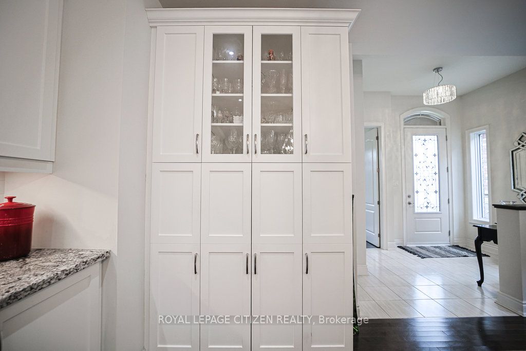 19 Westmount Drive Property Photo 12