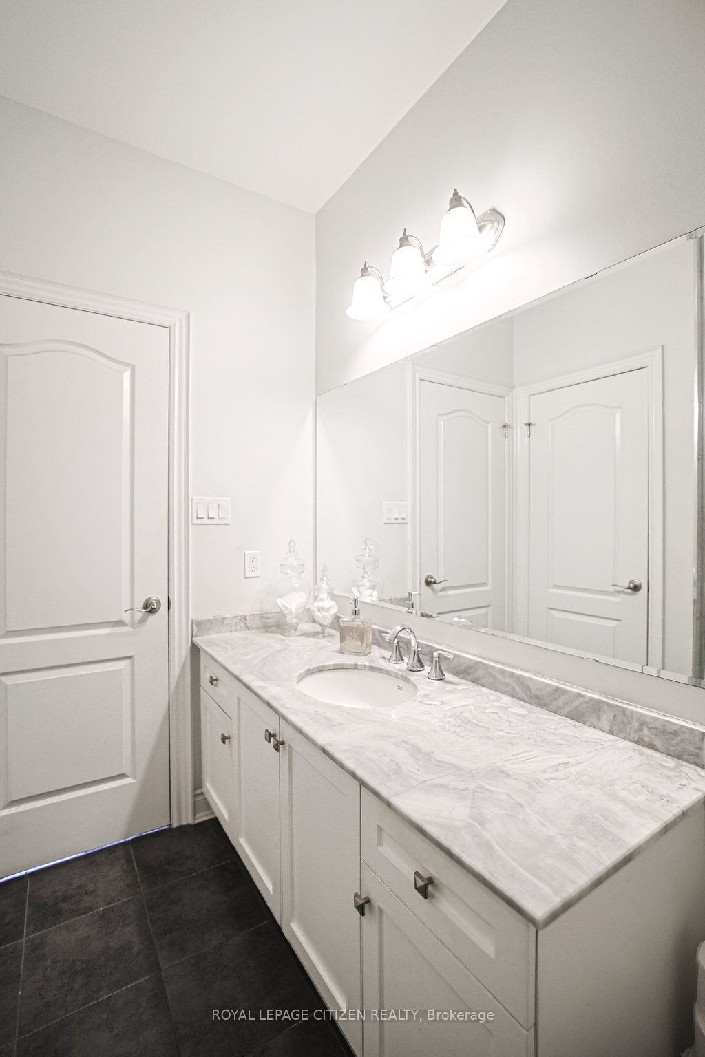 19 Westmount Drive Property Photo 25