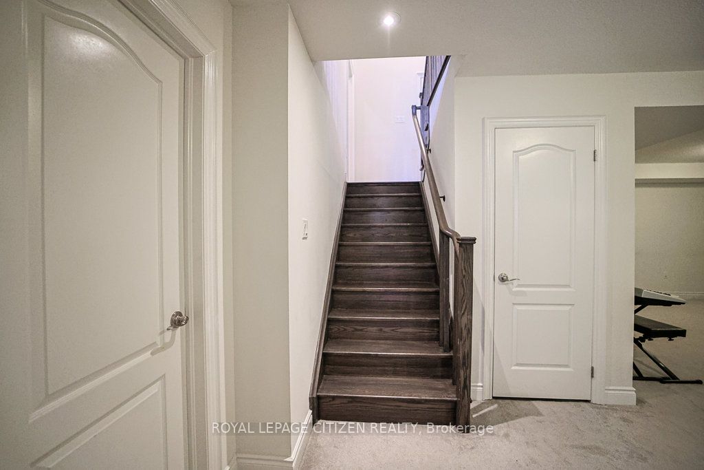 19 Westmount Drive Property Photo 29