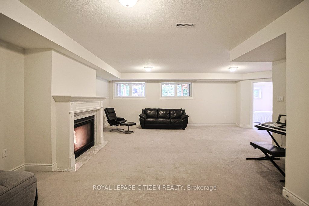19 Westmount Drive Property Photo 31