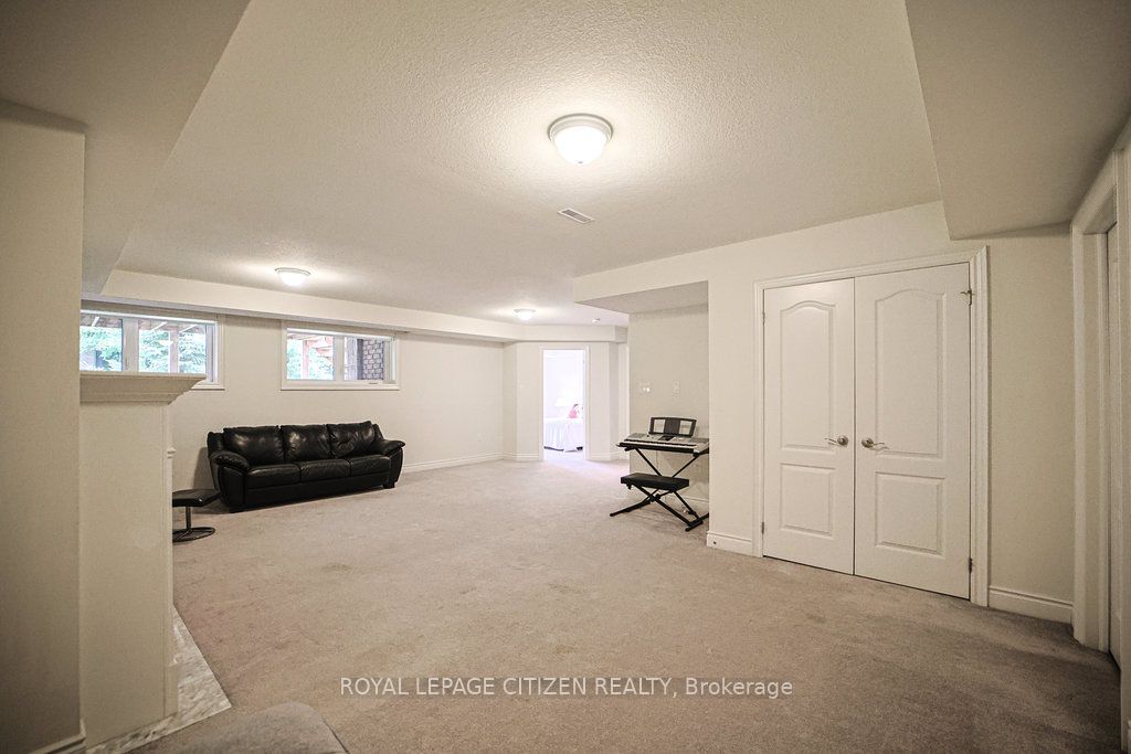 19 Westmount Drive Property Photo 33