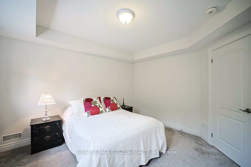 19 Westmount Drive Property Photo 35