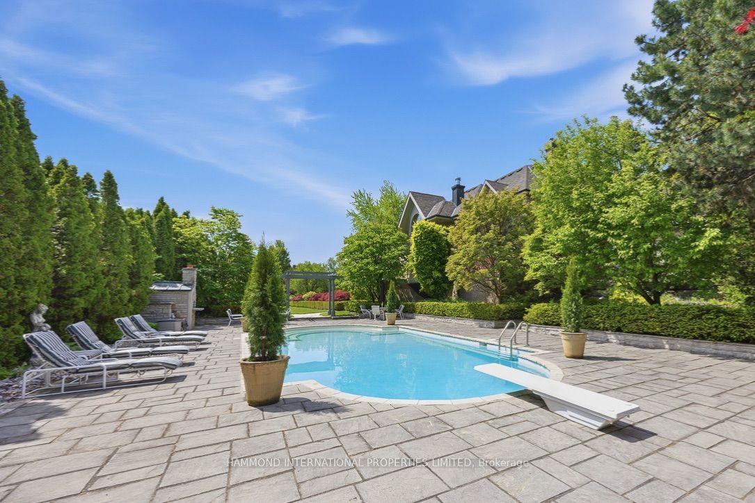 48 Old Park Lane Property Photo 4