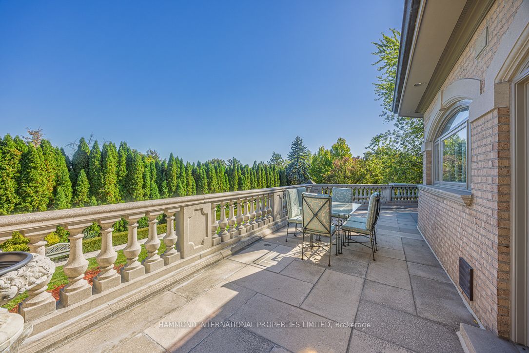 48 Old Park Lane Property Photo 12